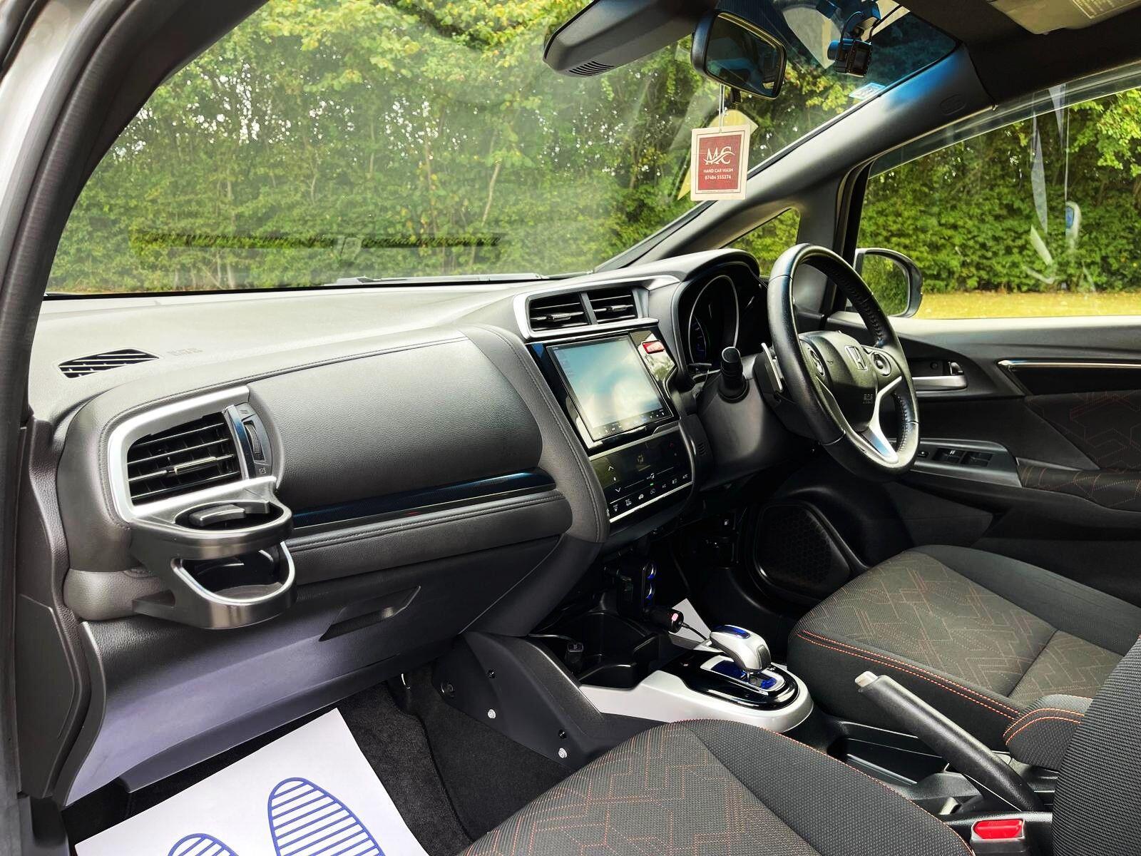 Honda FIT - Image 32