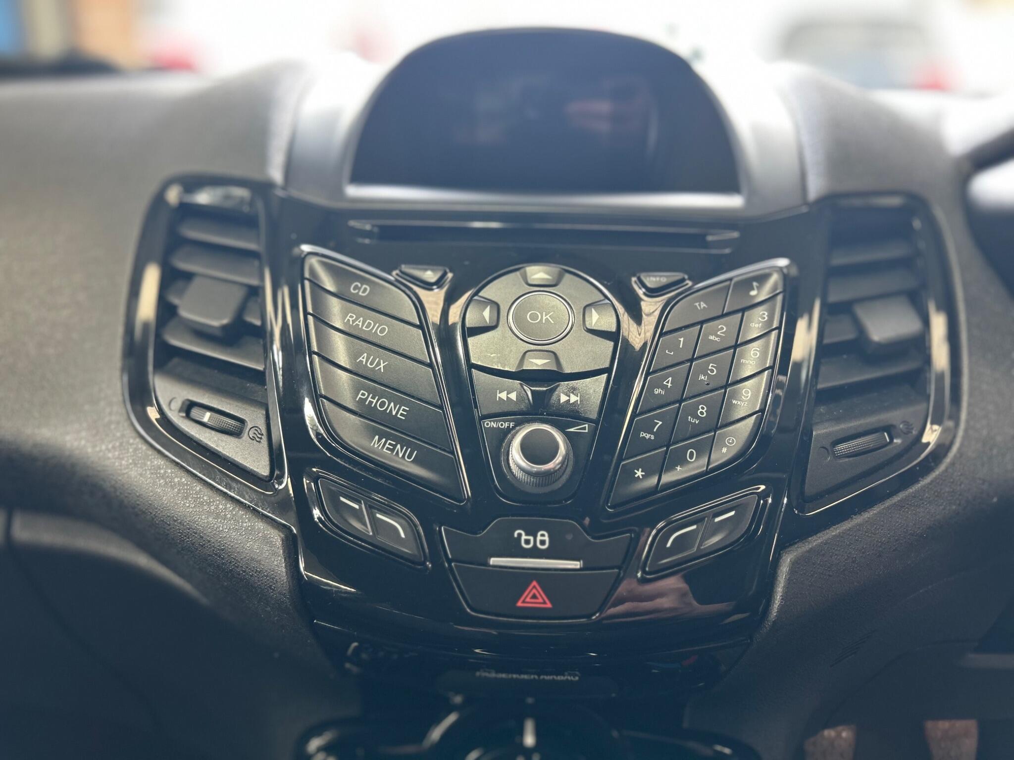 Ford Fiesta - Image 17