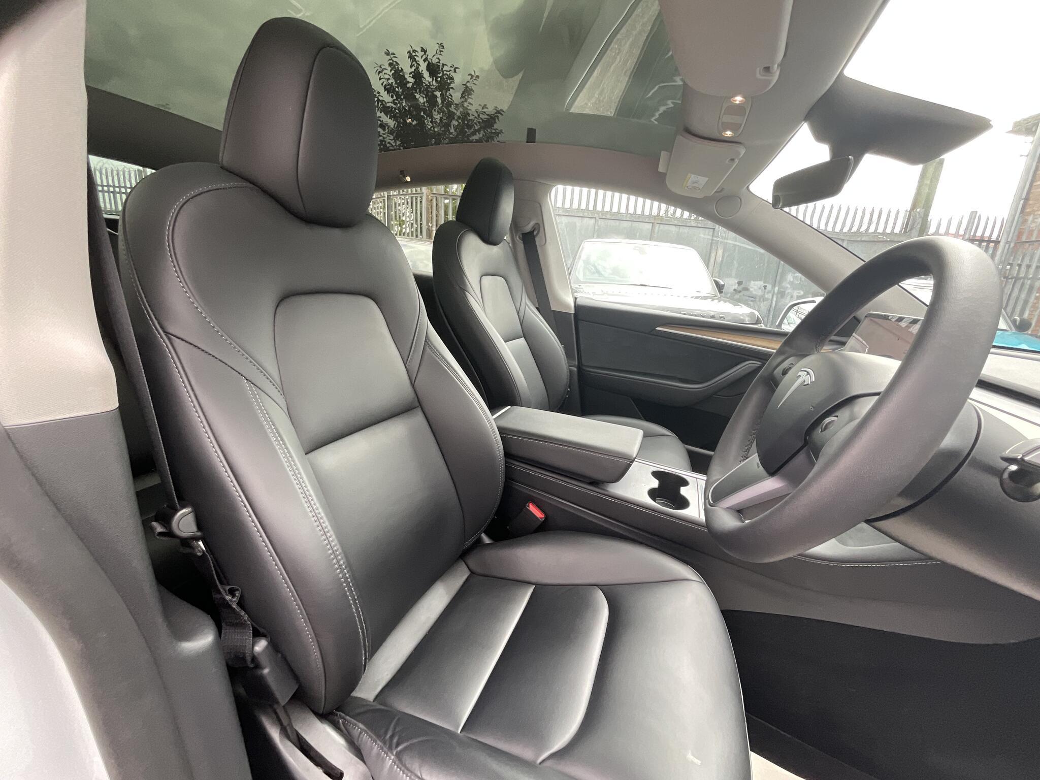 Tesla Model Y - Image 8