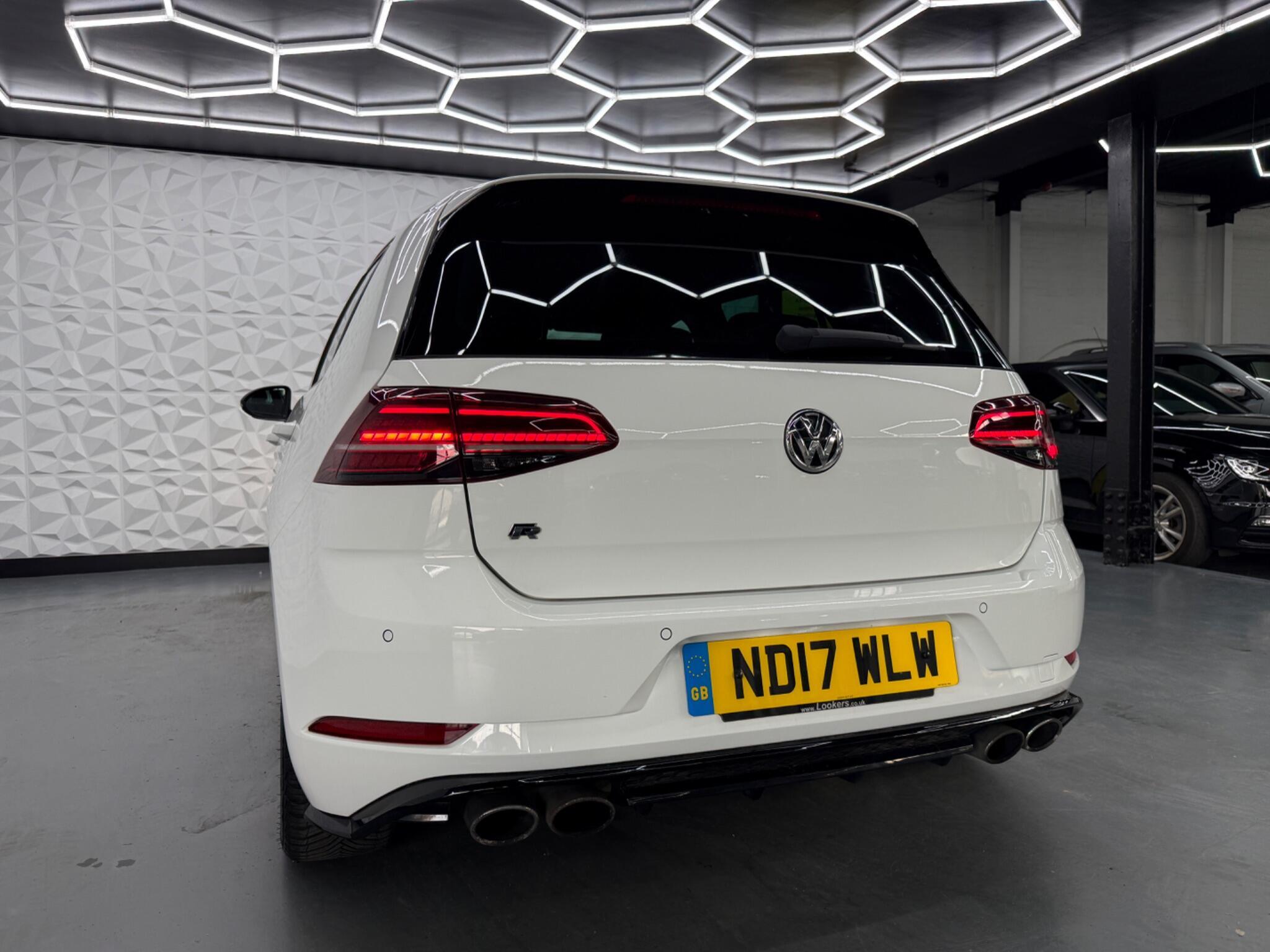 Volkswagen Golf - Image 19