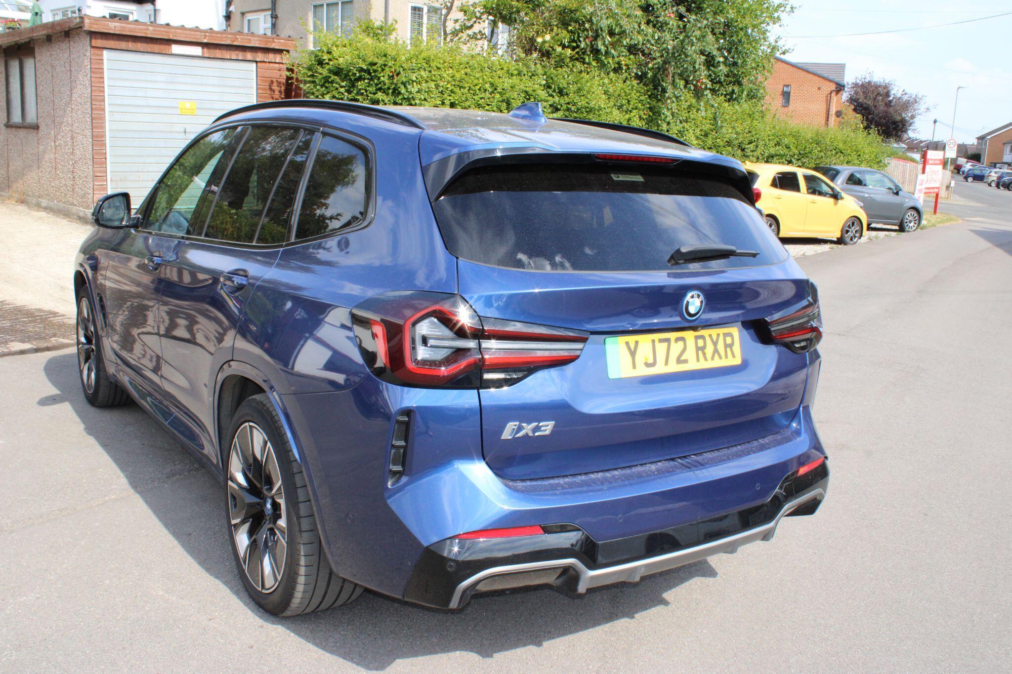 BMW iX3 - Image 4