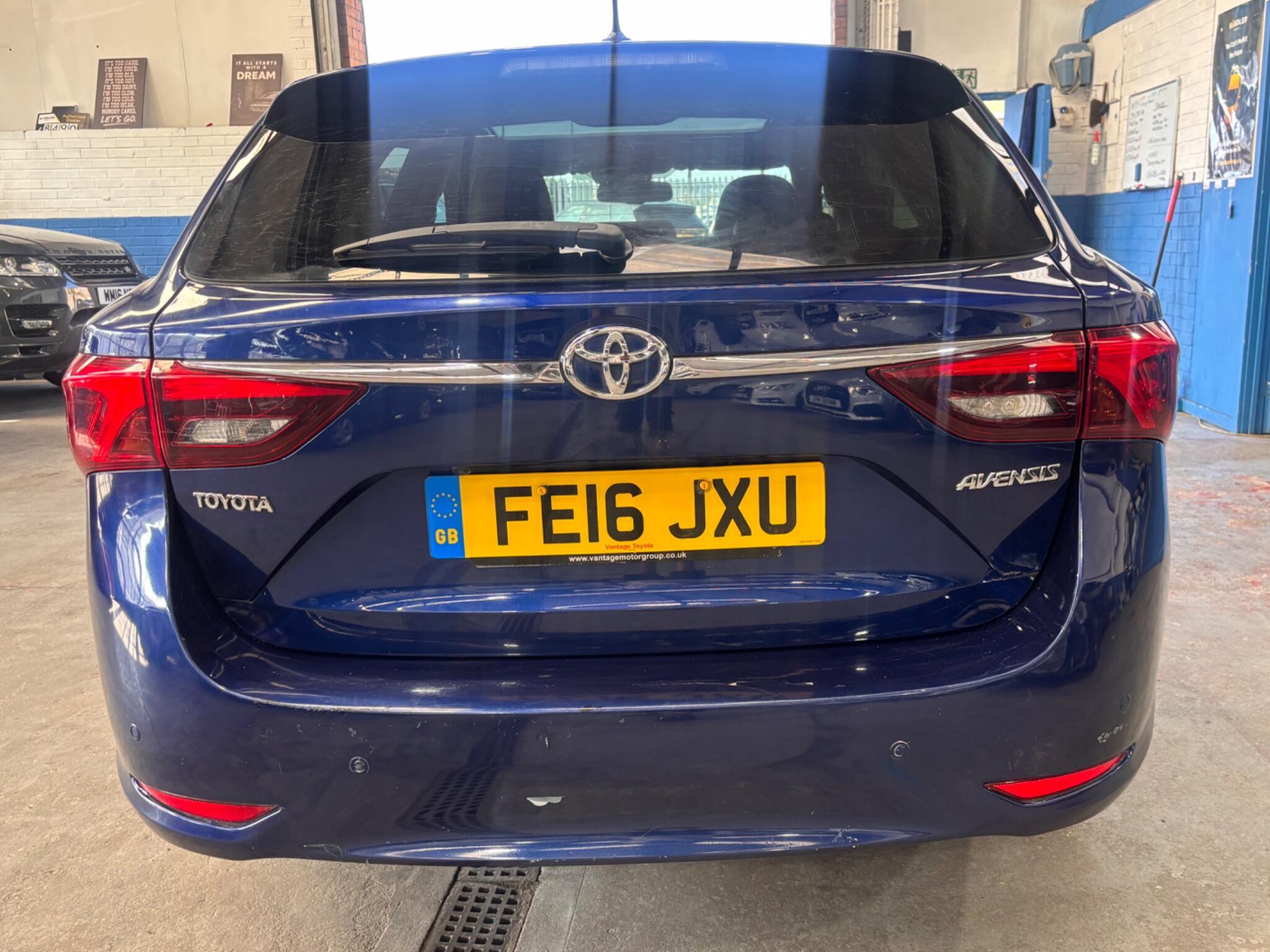 Toyota Avensis - Image 13