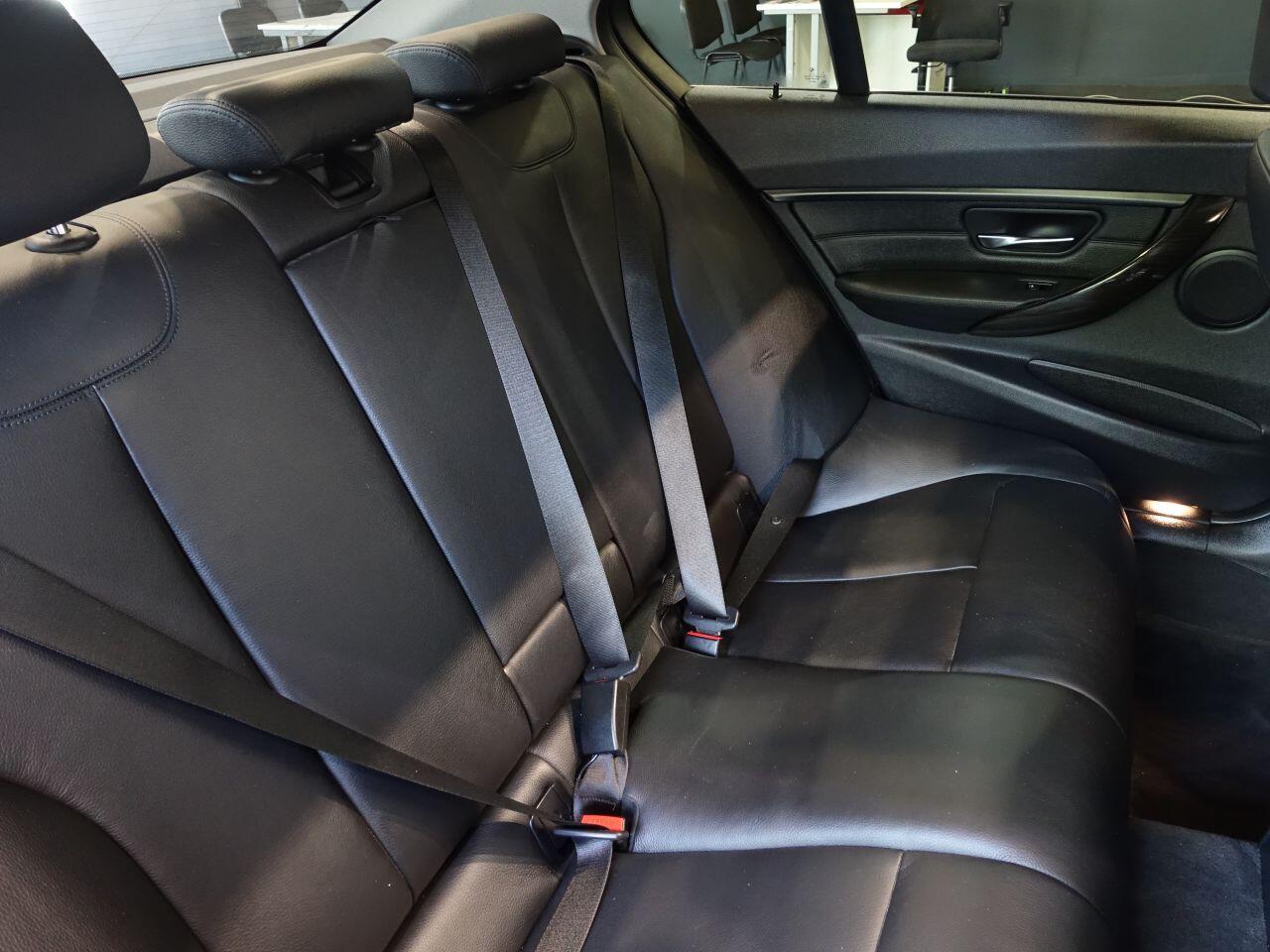 BMW 3 Series - Image 16