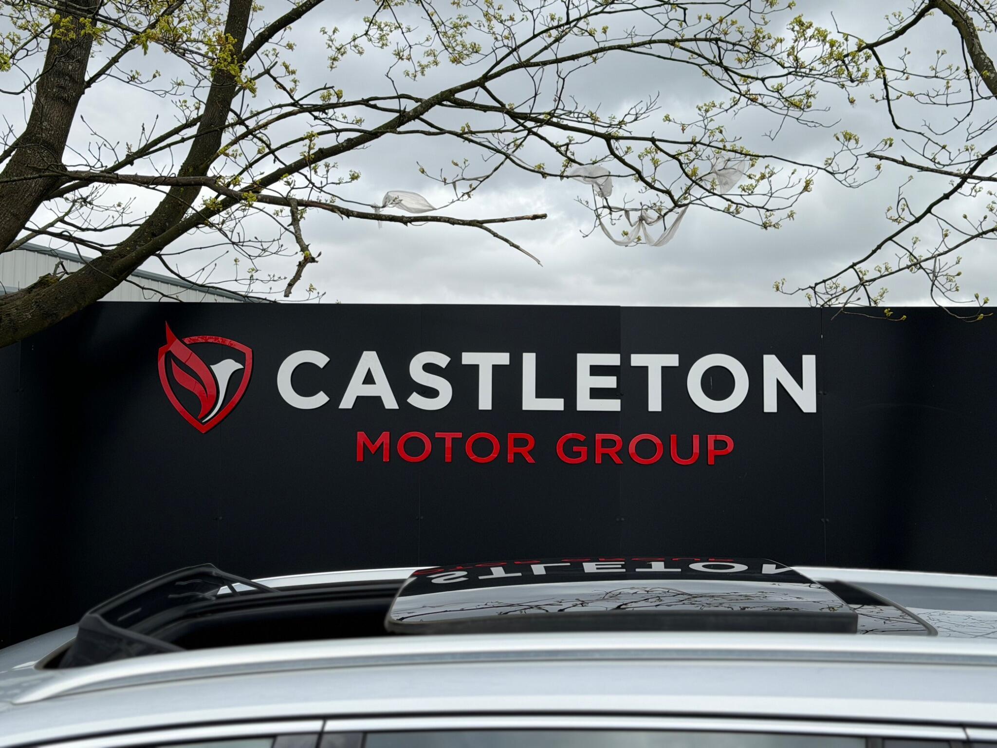 Volkswagen Passat - Image 11