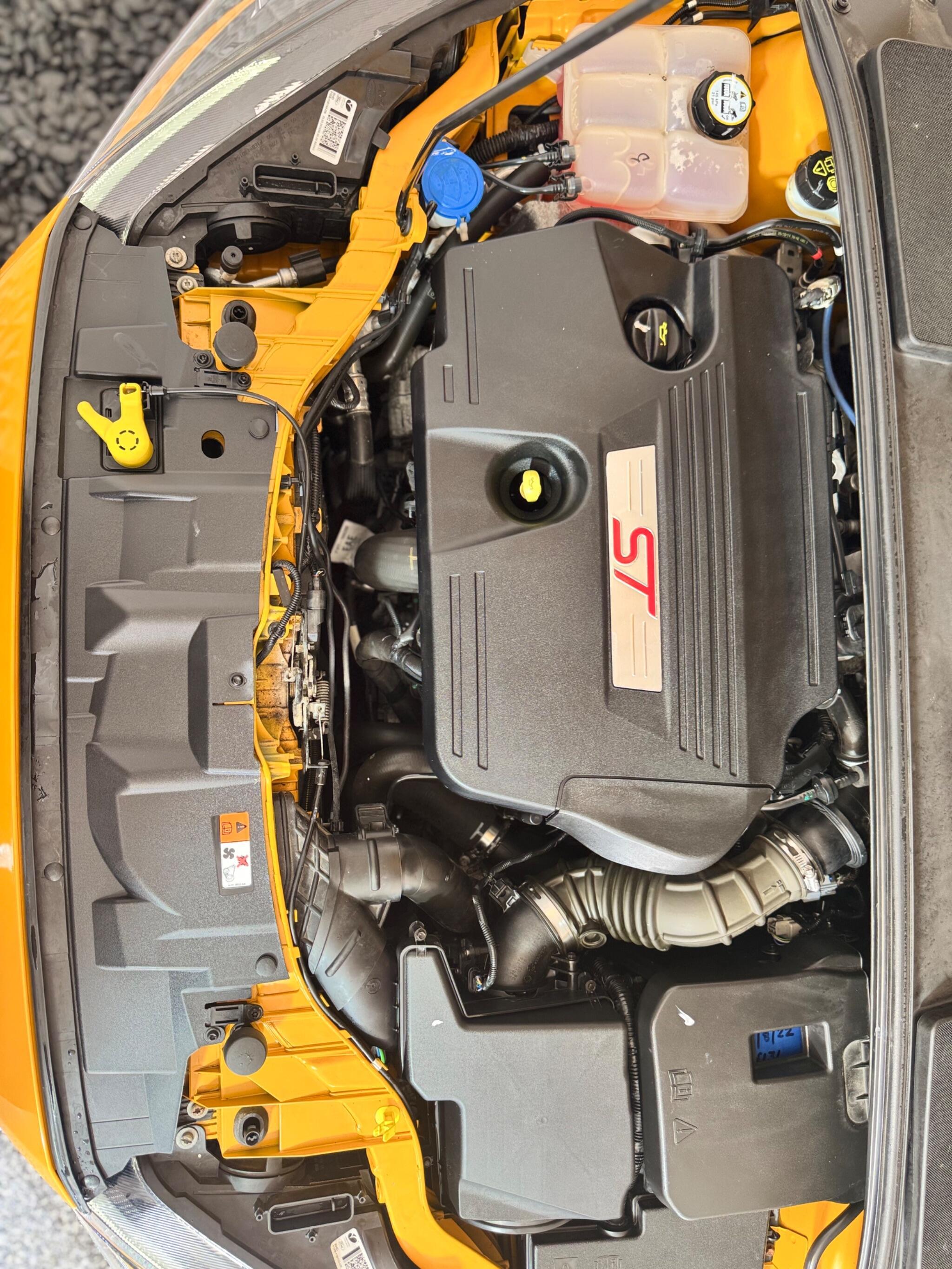 Ford Focus - Image 44