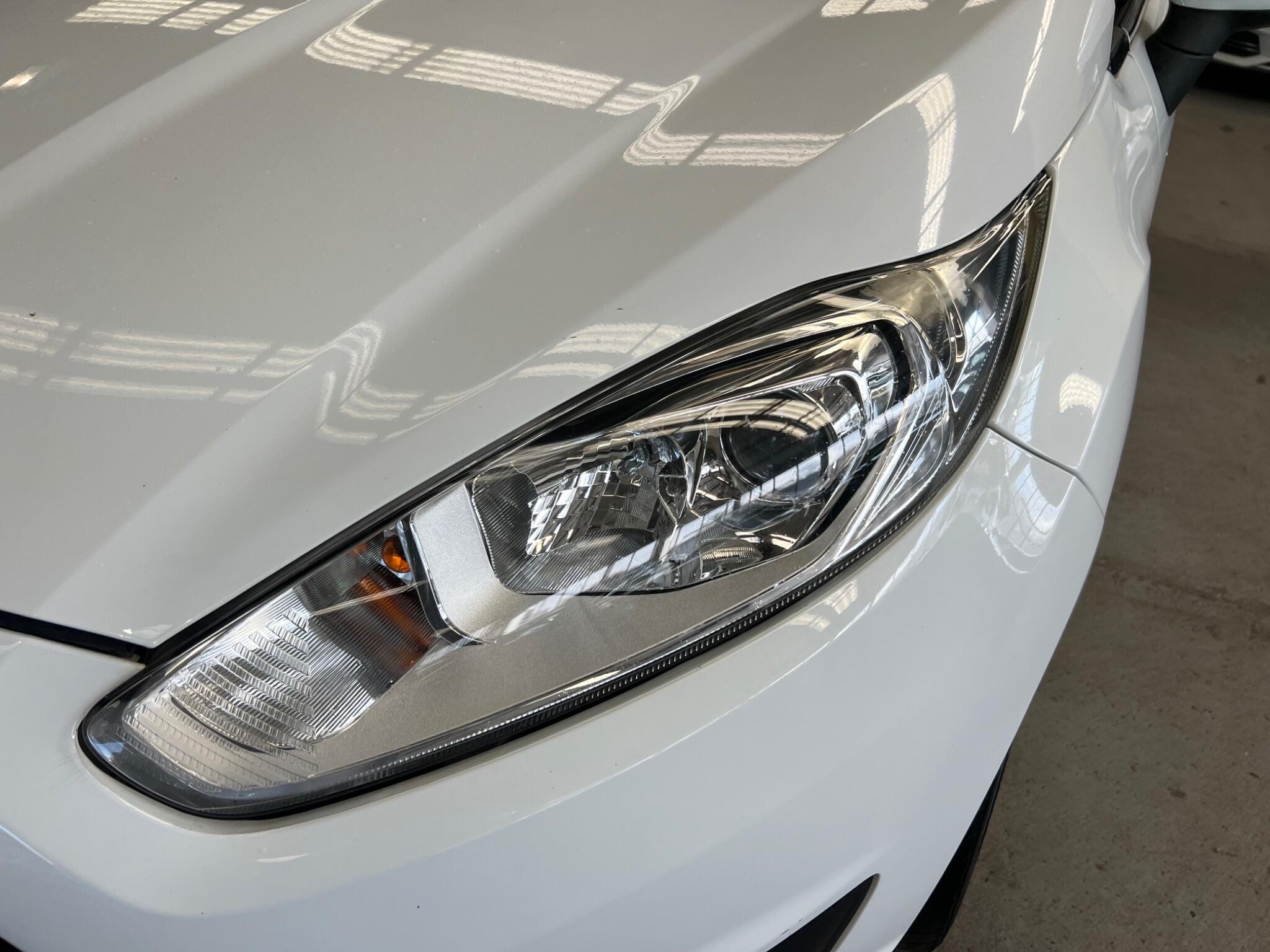 Ford Fiesta - Image 11