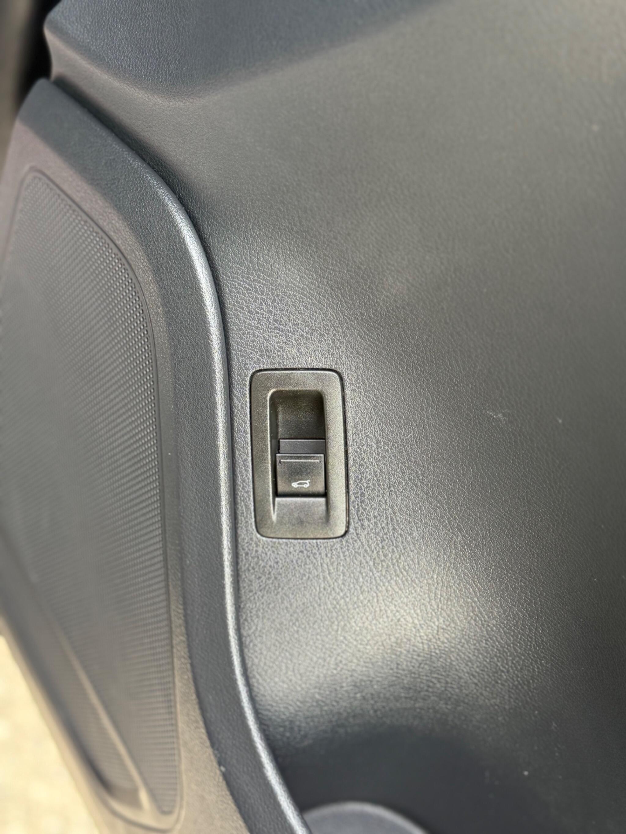 Volkswagen Touareg - Image 54