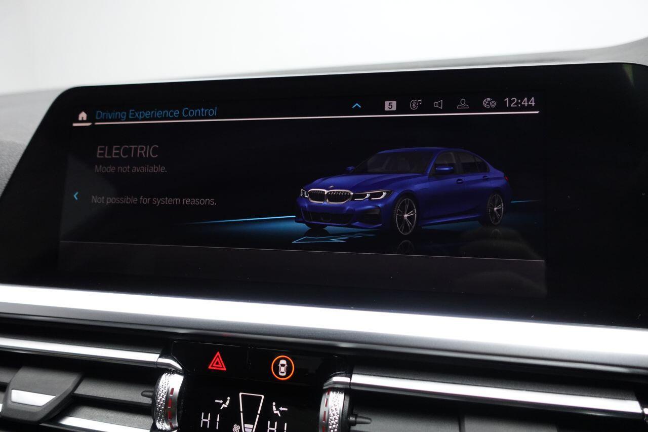 BMW 3 Series - Image 35