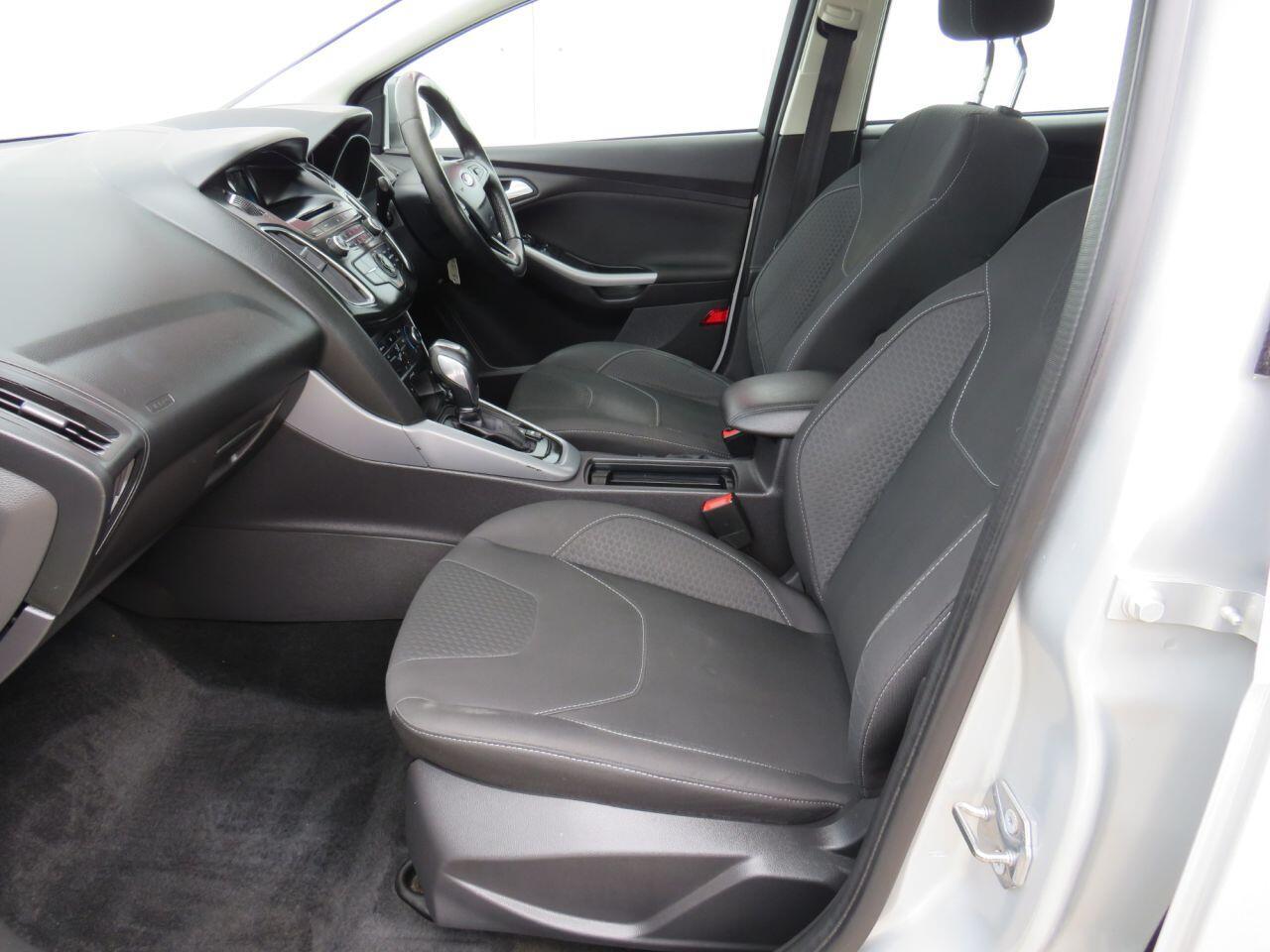 Ford Focus - Image 9