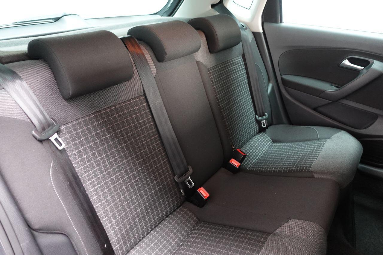 Volkswagen Polo - Image 18