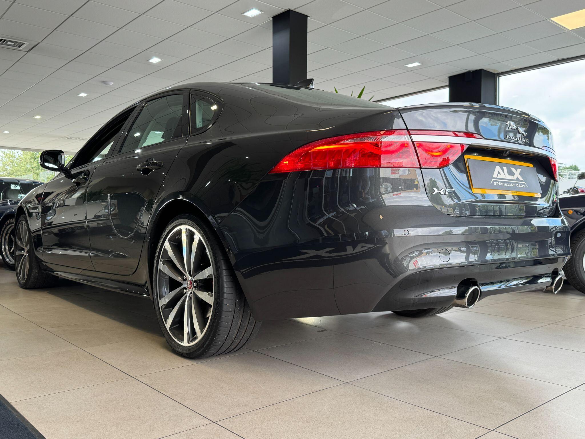 Jaguar XF - Image 14