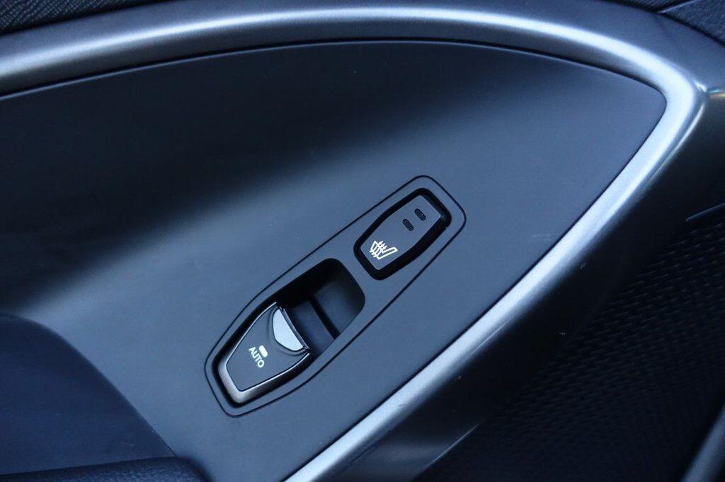 Hyundai Santa Fe - Image 16