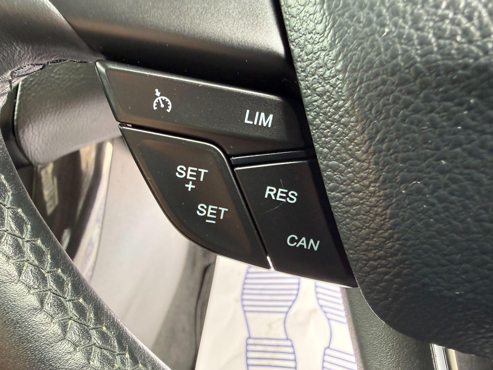 Ford Focus - Image 49