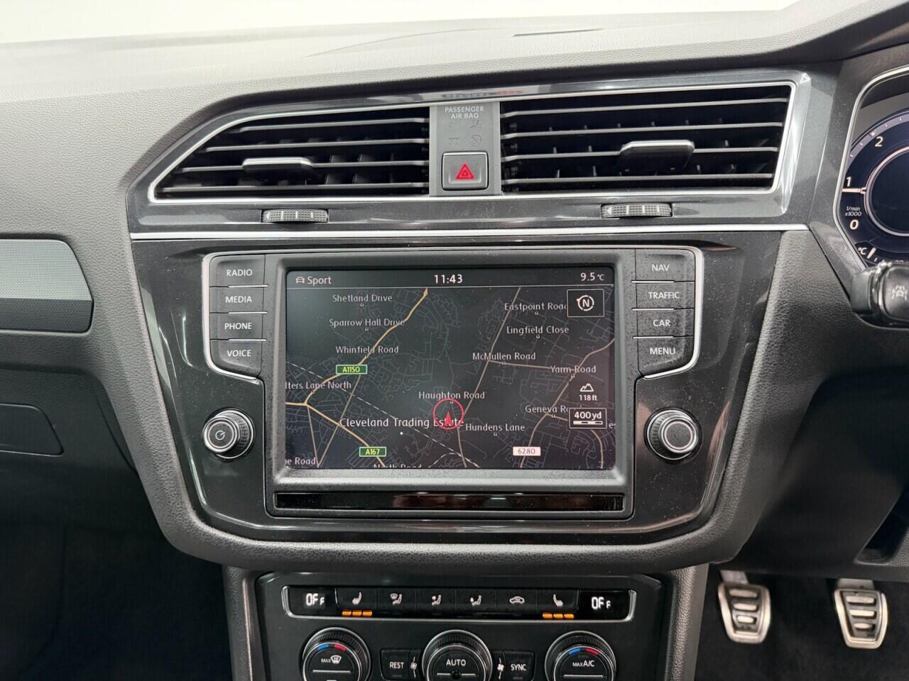 Volkswagen Tiguan - Image 38