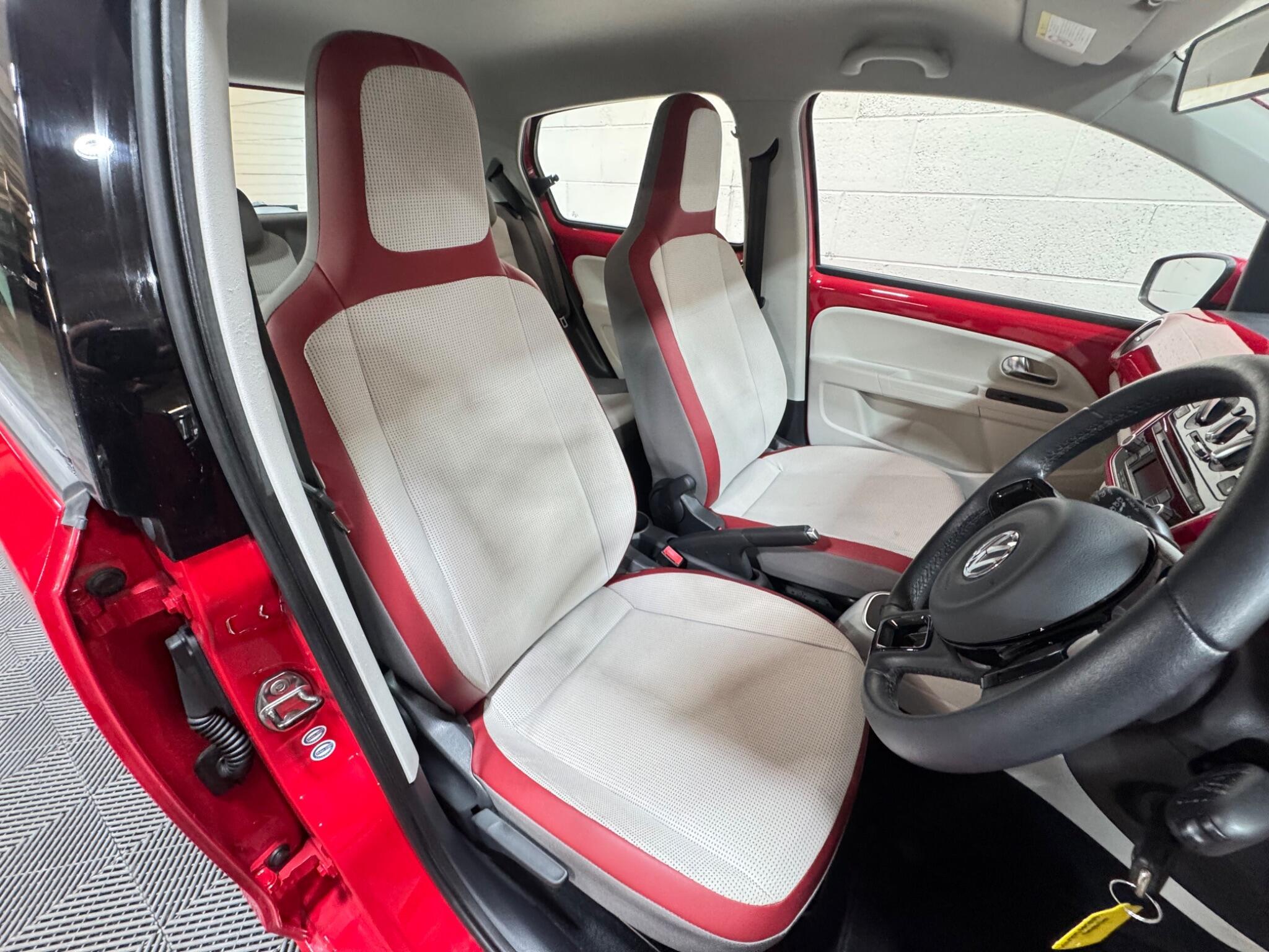 Volkswagen up! - Image 8