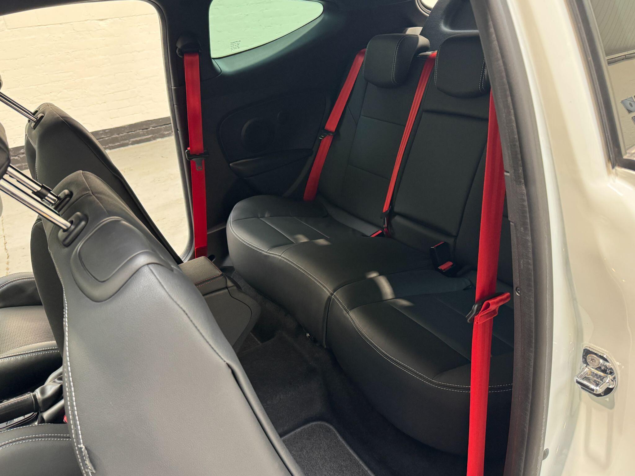 Renault Megane - Image 81