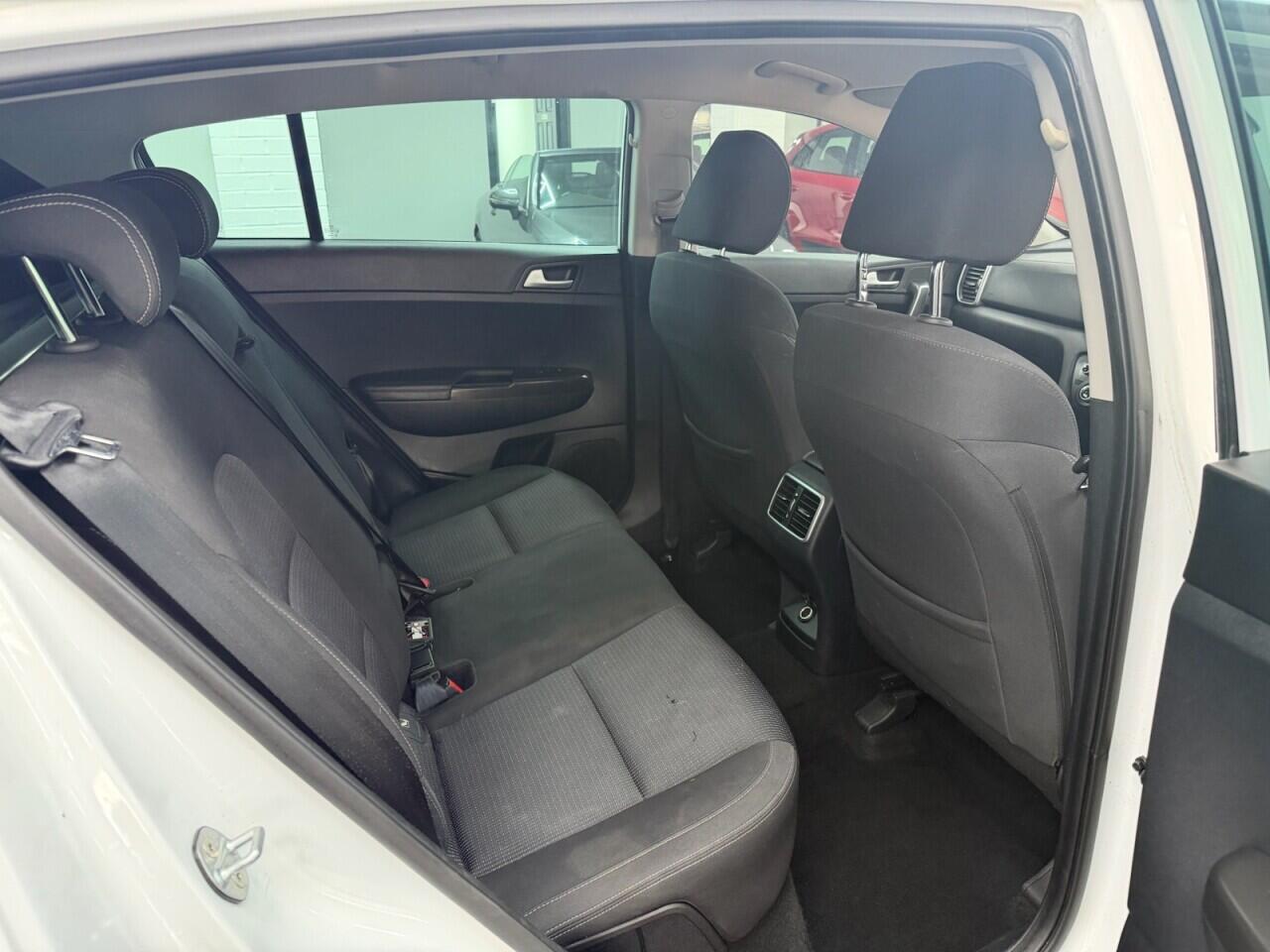 Kia Sportage - Image 18
