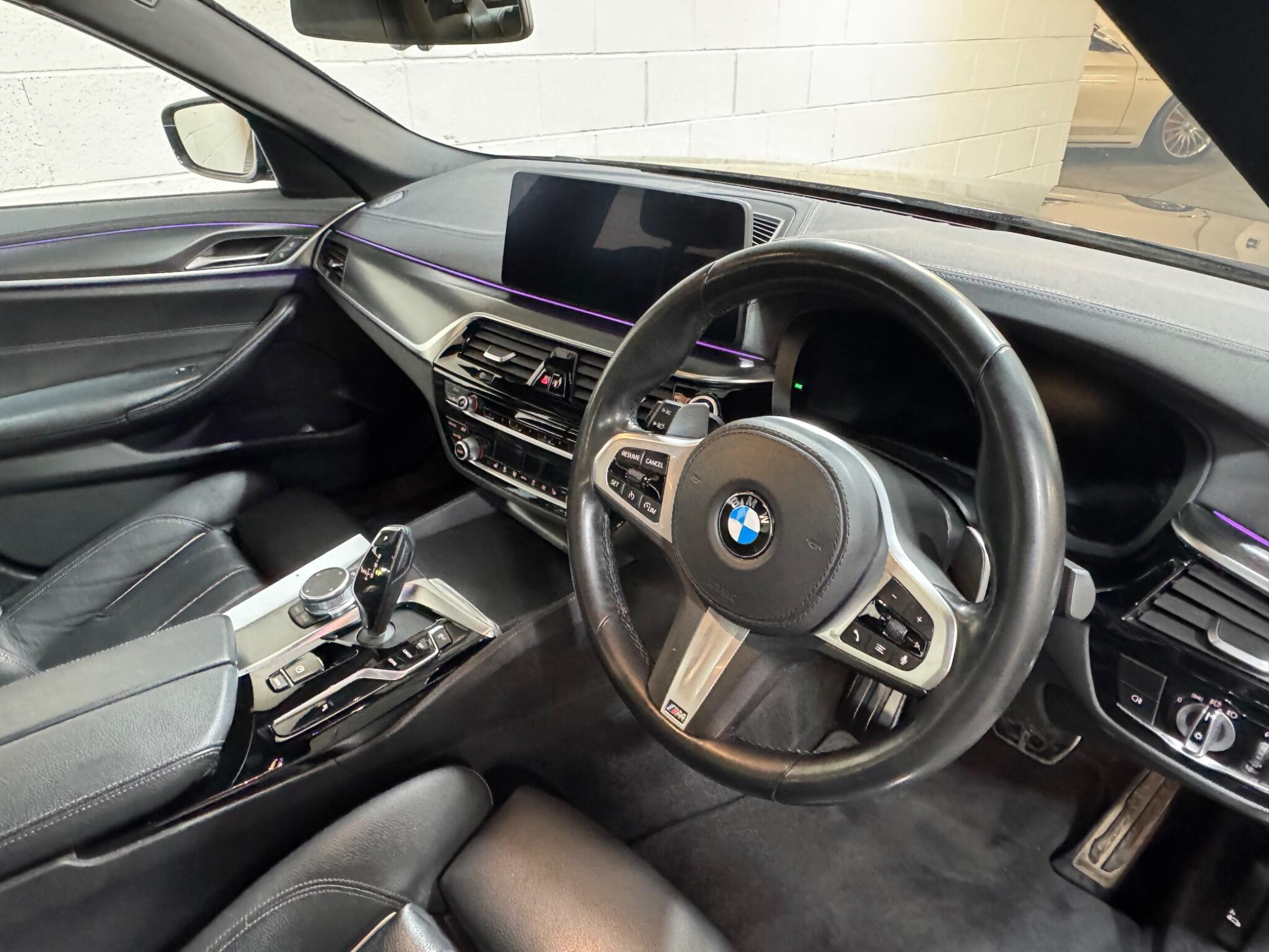 BMW 5 Series - Image 9