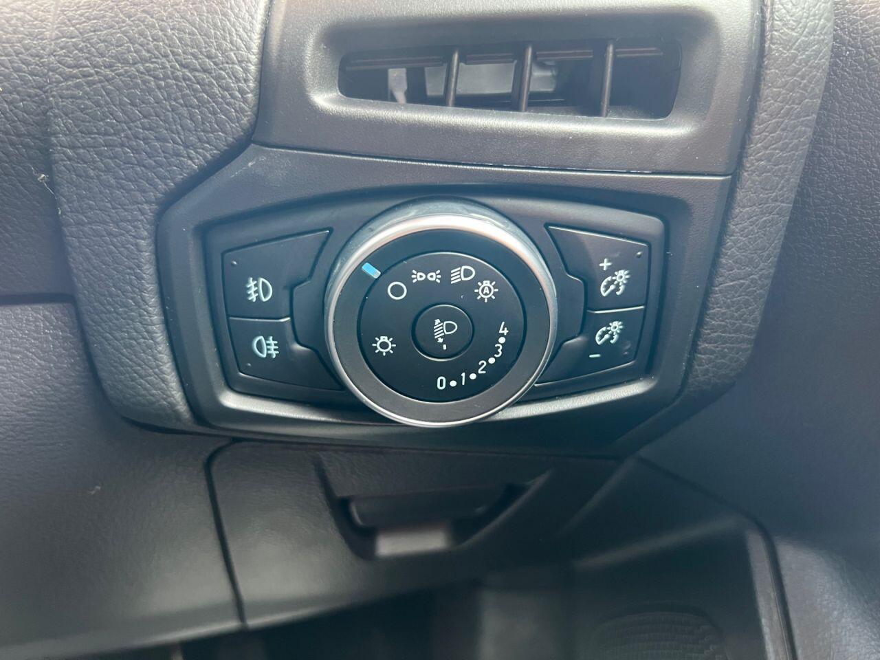 Ford Focus - Image 20