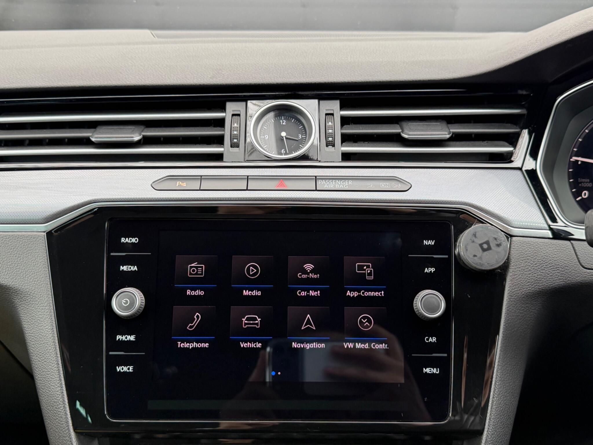 Volkswagen Passat - Image 52