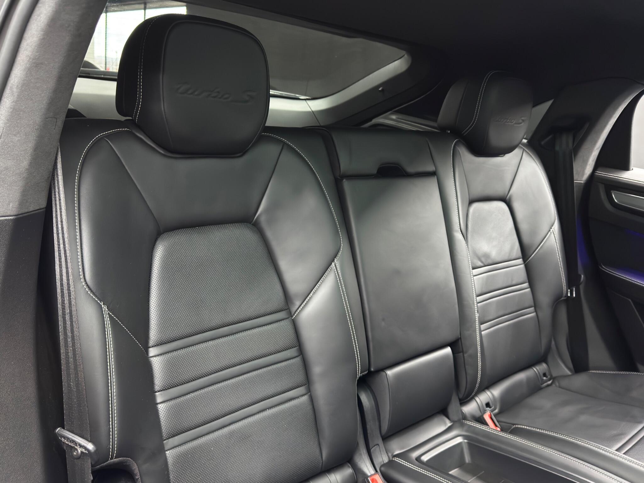 Porsche Cayenne - Image 15