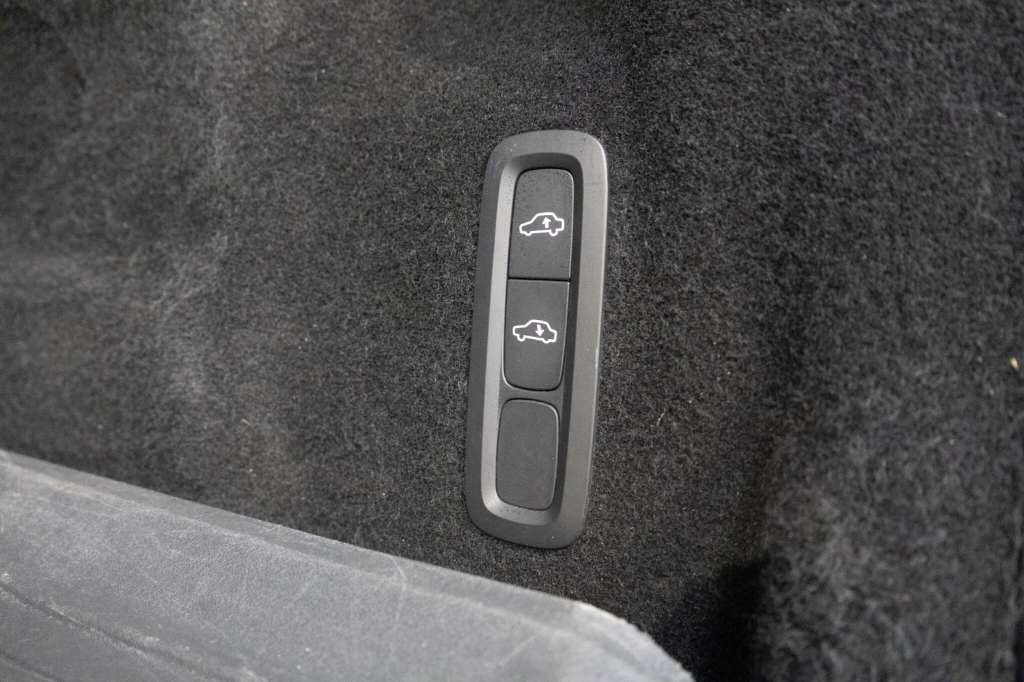 Volvo XC60 - Image 13