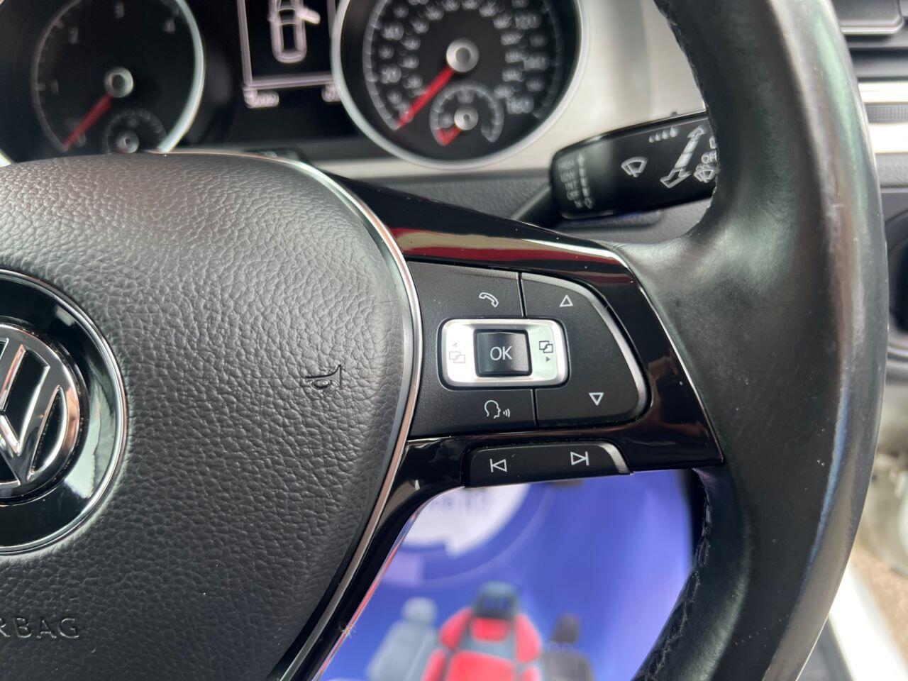 Volkswagen Golf - Image 26