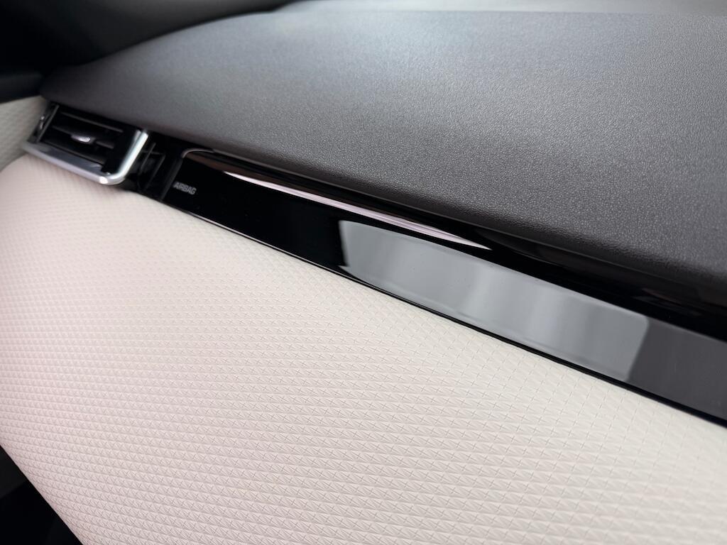 Land Rover Range Rover Velar - Image 62