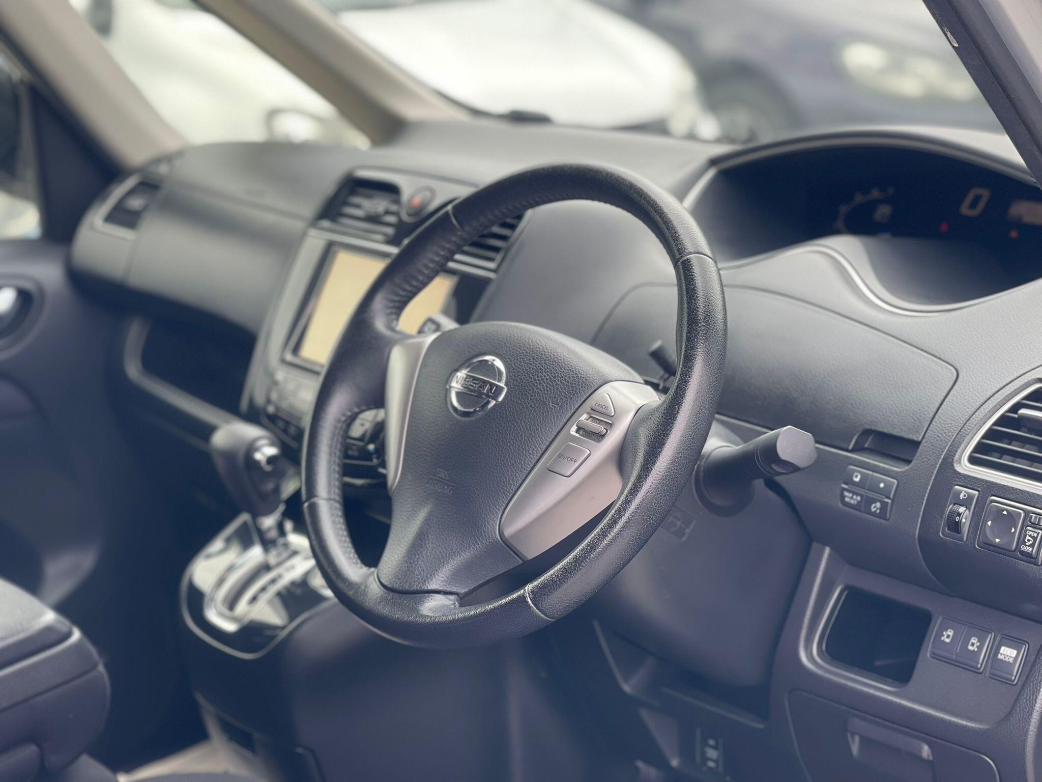 Nissan Serena - Image 13