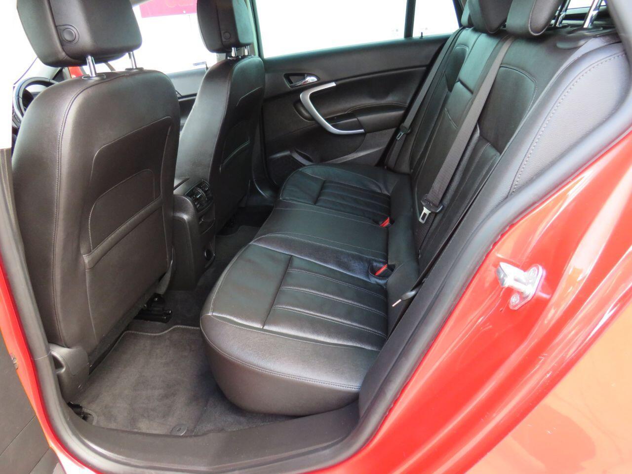 Vauxhall Insignia - Image 10