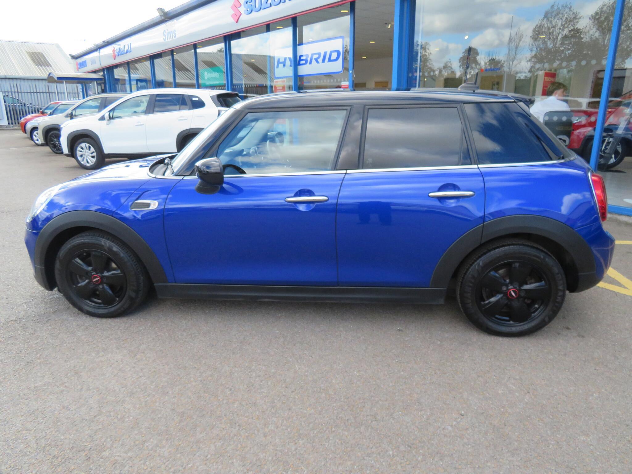 MINI Hatch - Image 12