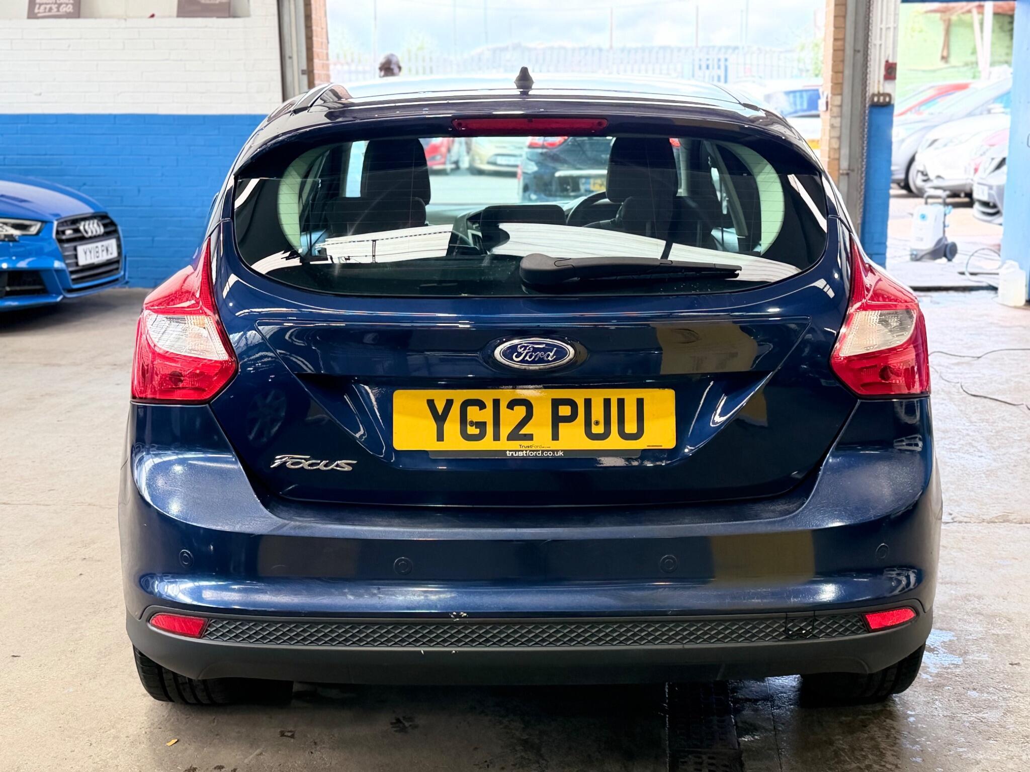 Ford Focus - Image 8