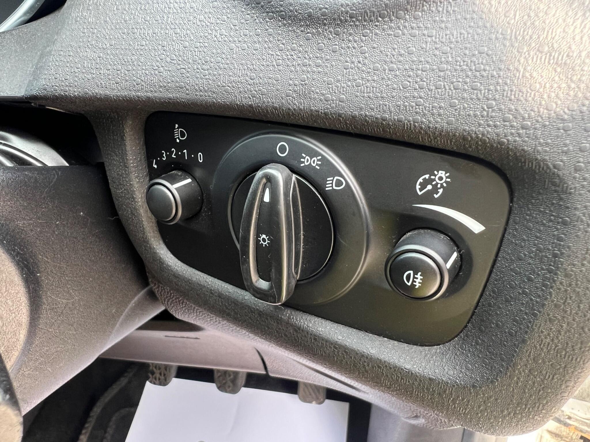 Ford Fiesta - Image 24