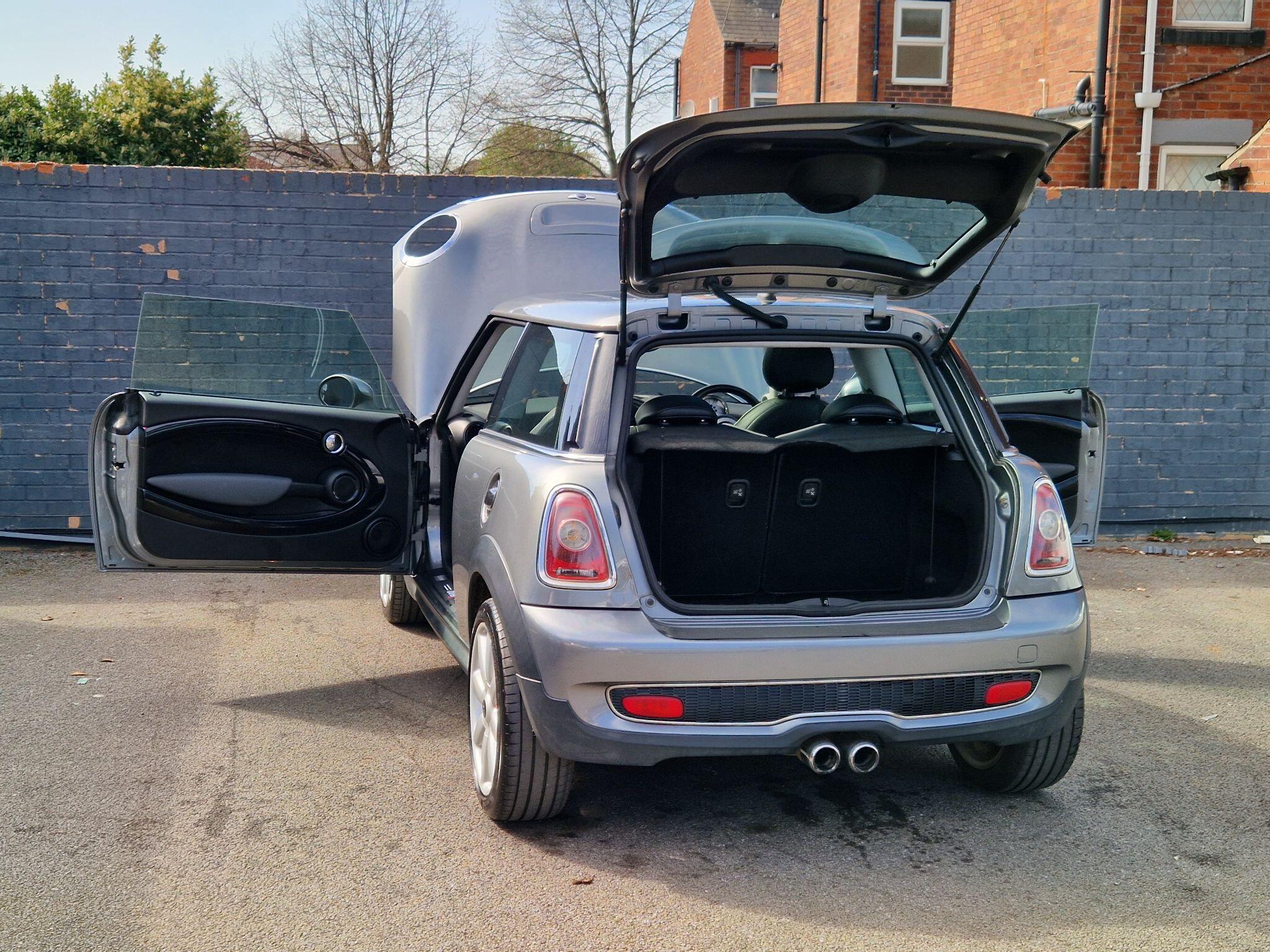 MINI Hatch - Image 19