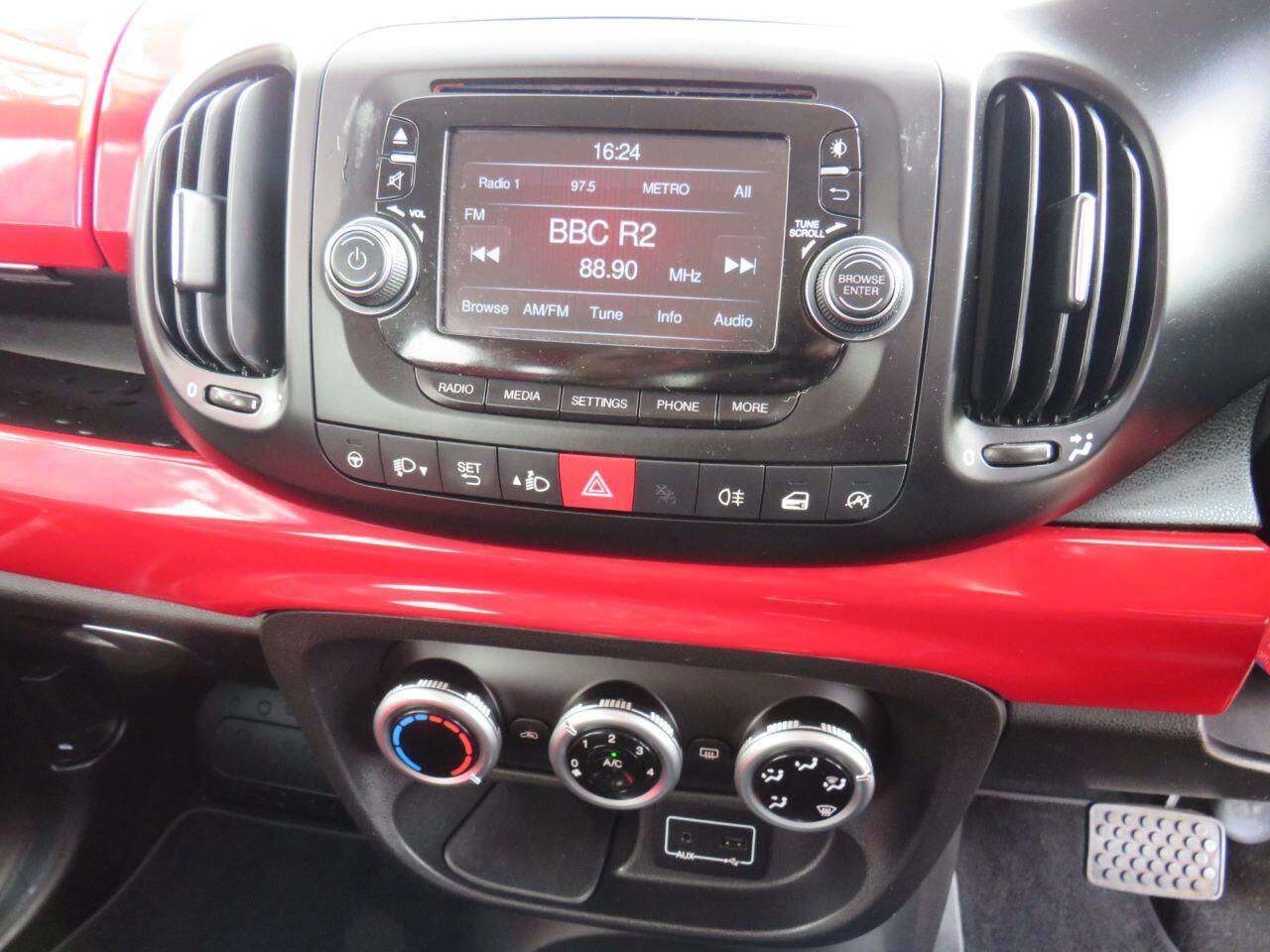 Fiat 500L - Image 17