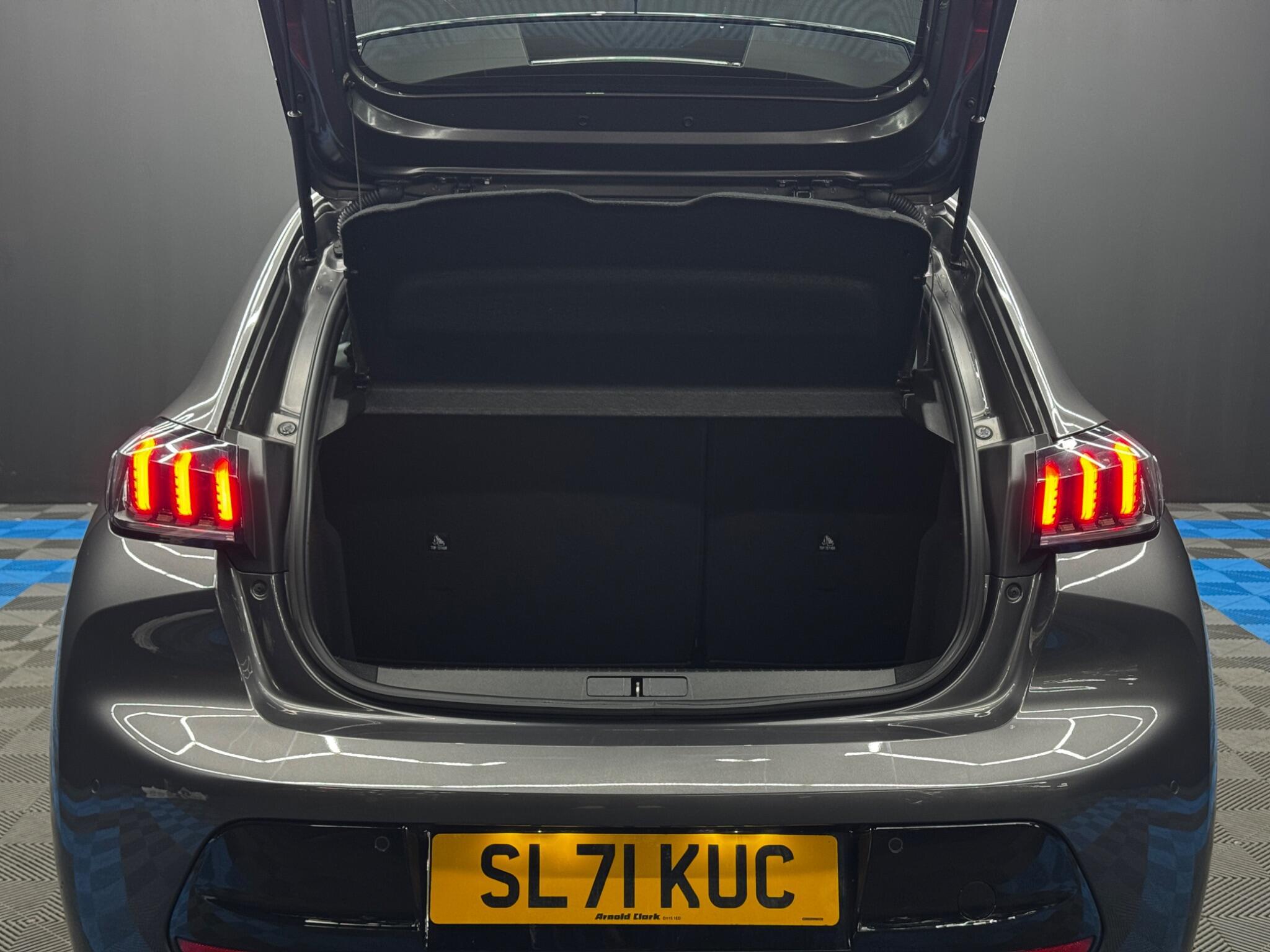 Peugeot 208 - Image 36