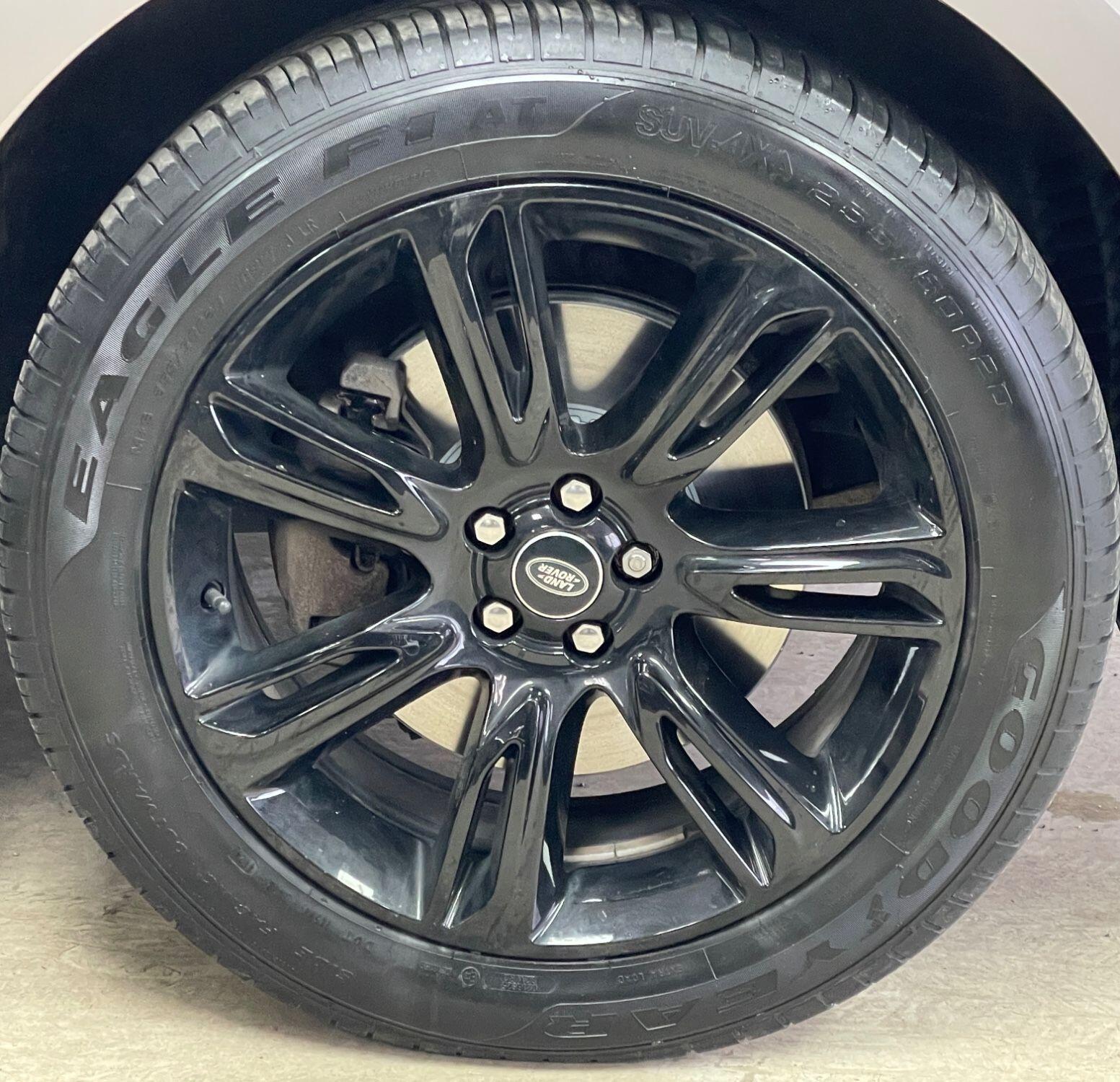 Land Rover Range Rover Velar - Image 19