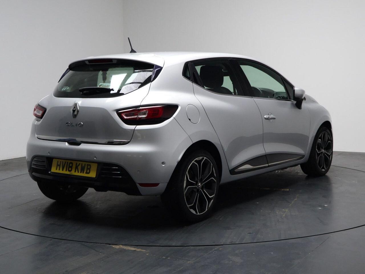 Renault Clio - Image 13