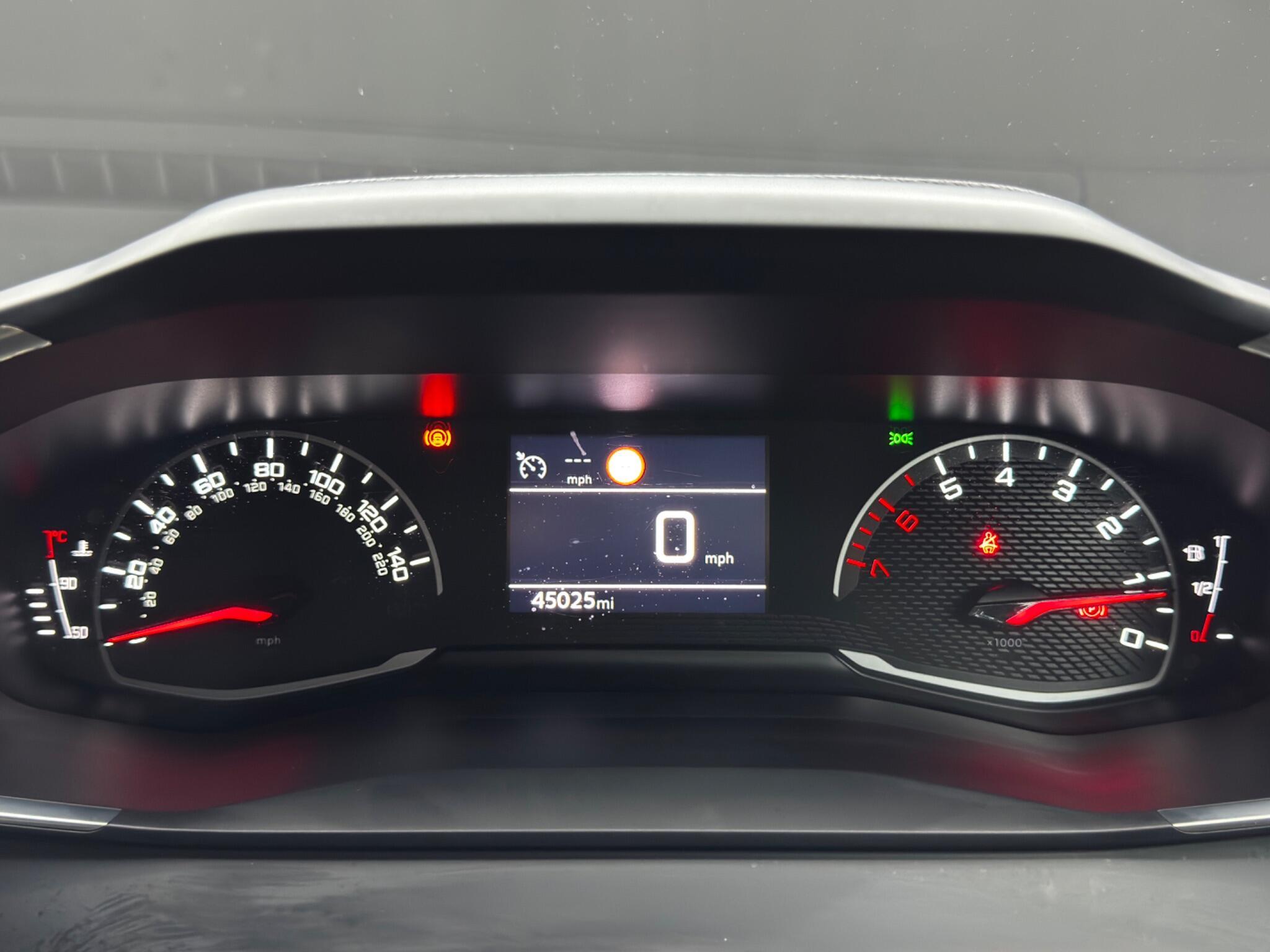 Peugeot 208 - Image 23