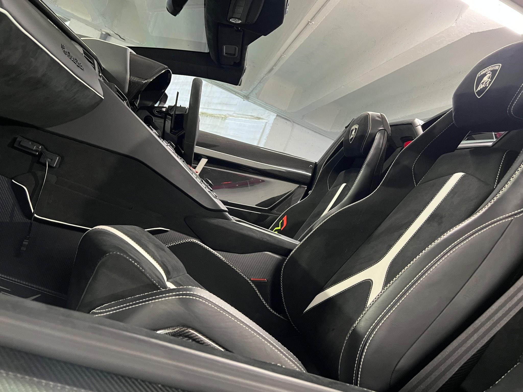 Lamborghini Aventador - Image 19