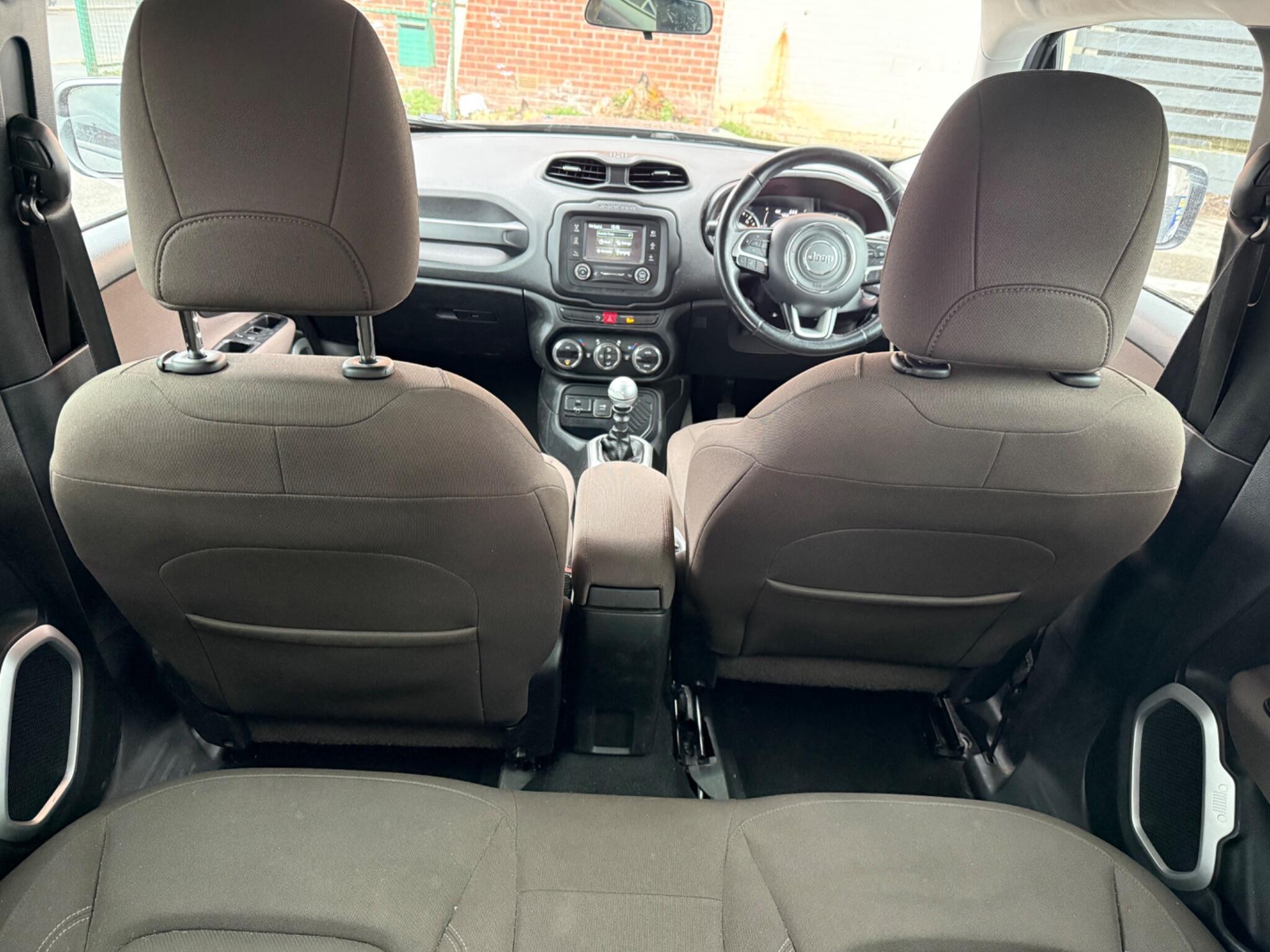 Jeep Renegade - Image 26