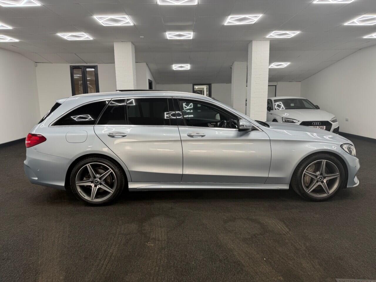 Mercedes C-Class - Image 3