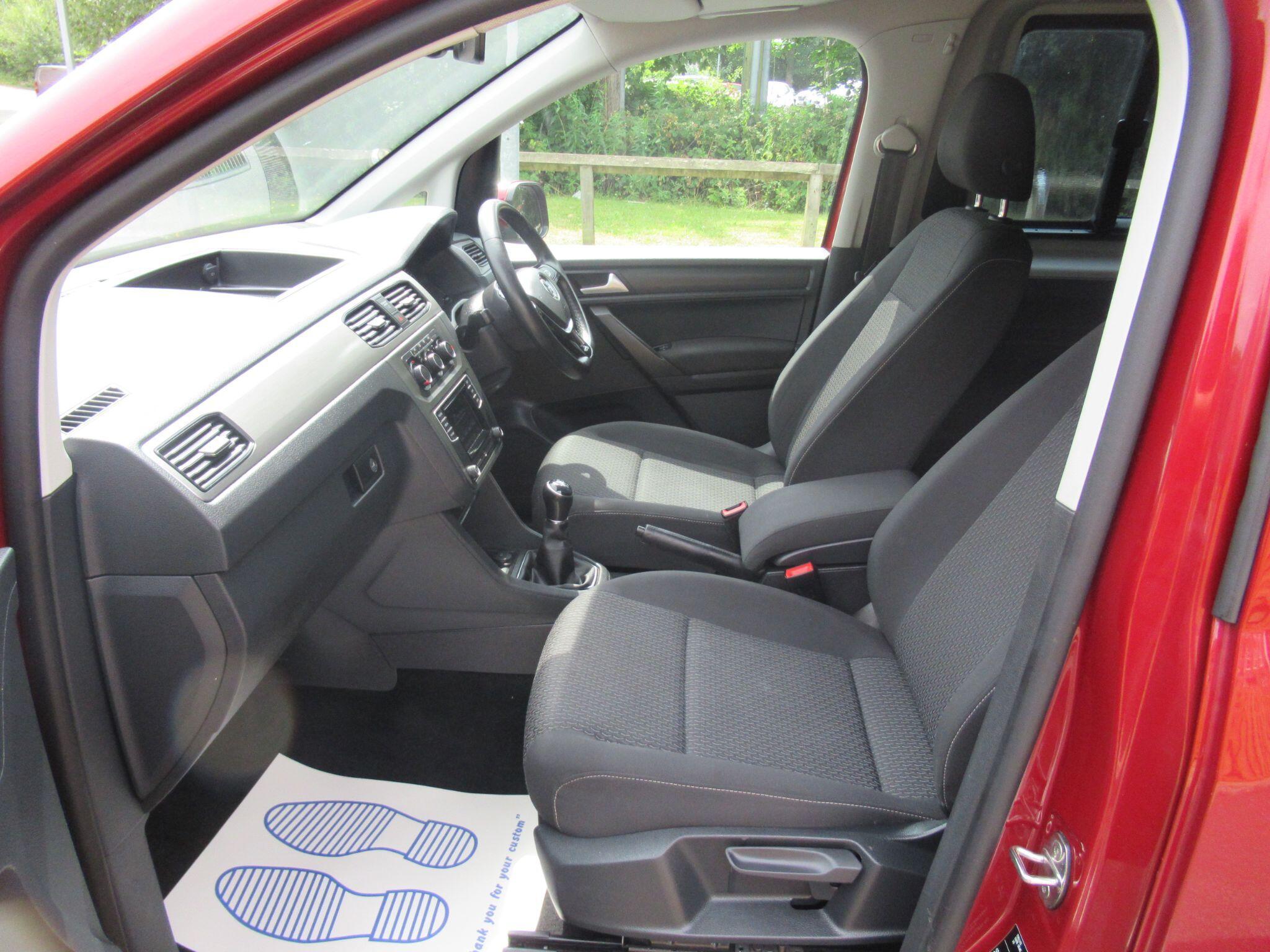 Volkswagen Caddy Maxi Life - Image 12