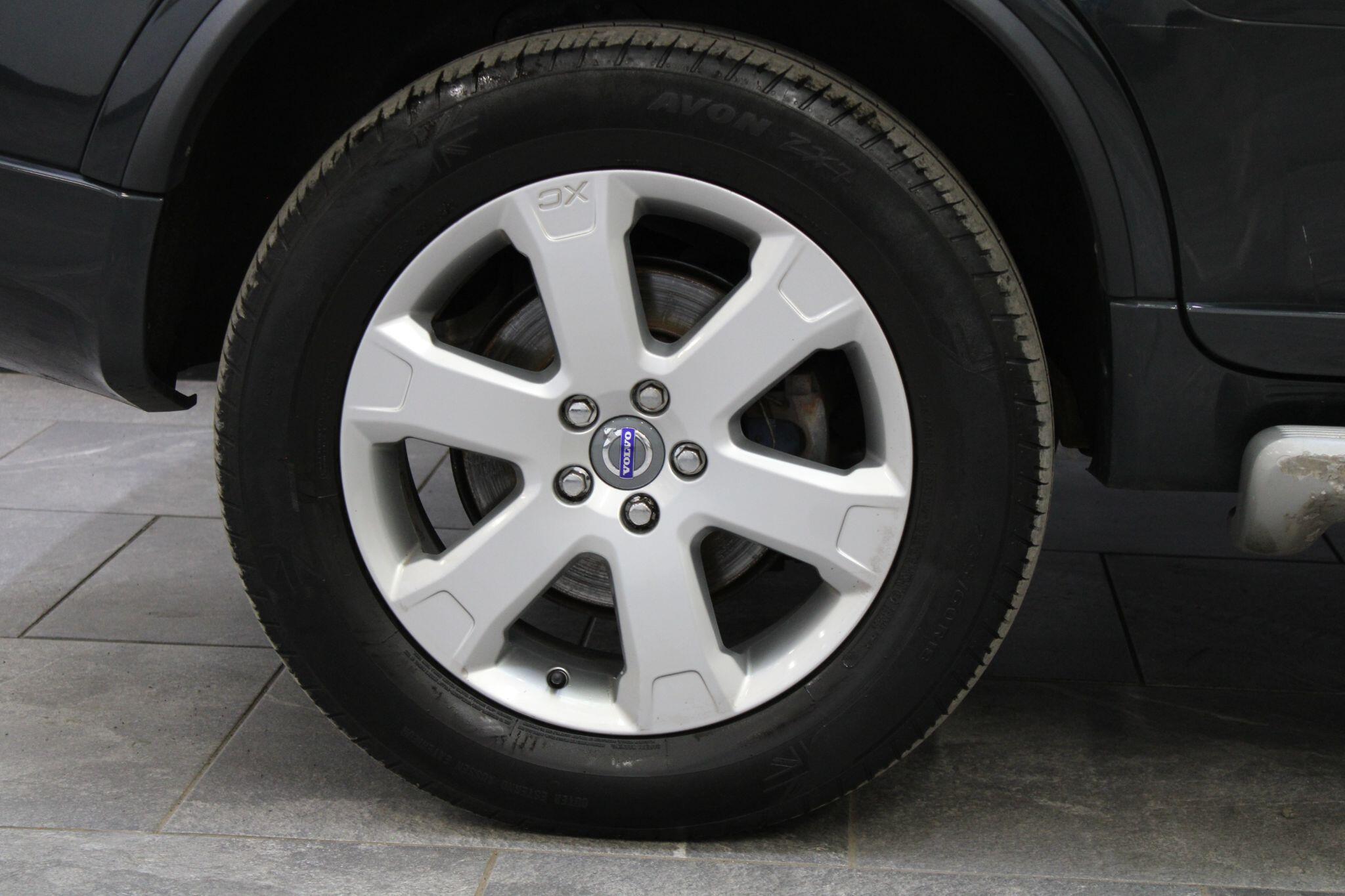 Volvo XC90 - Image 10