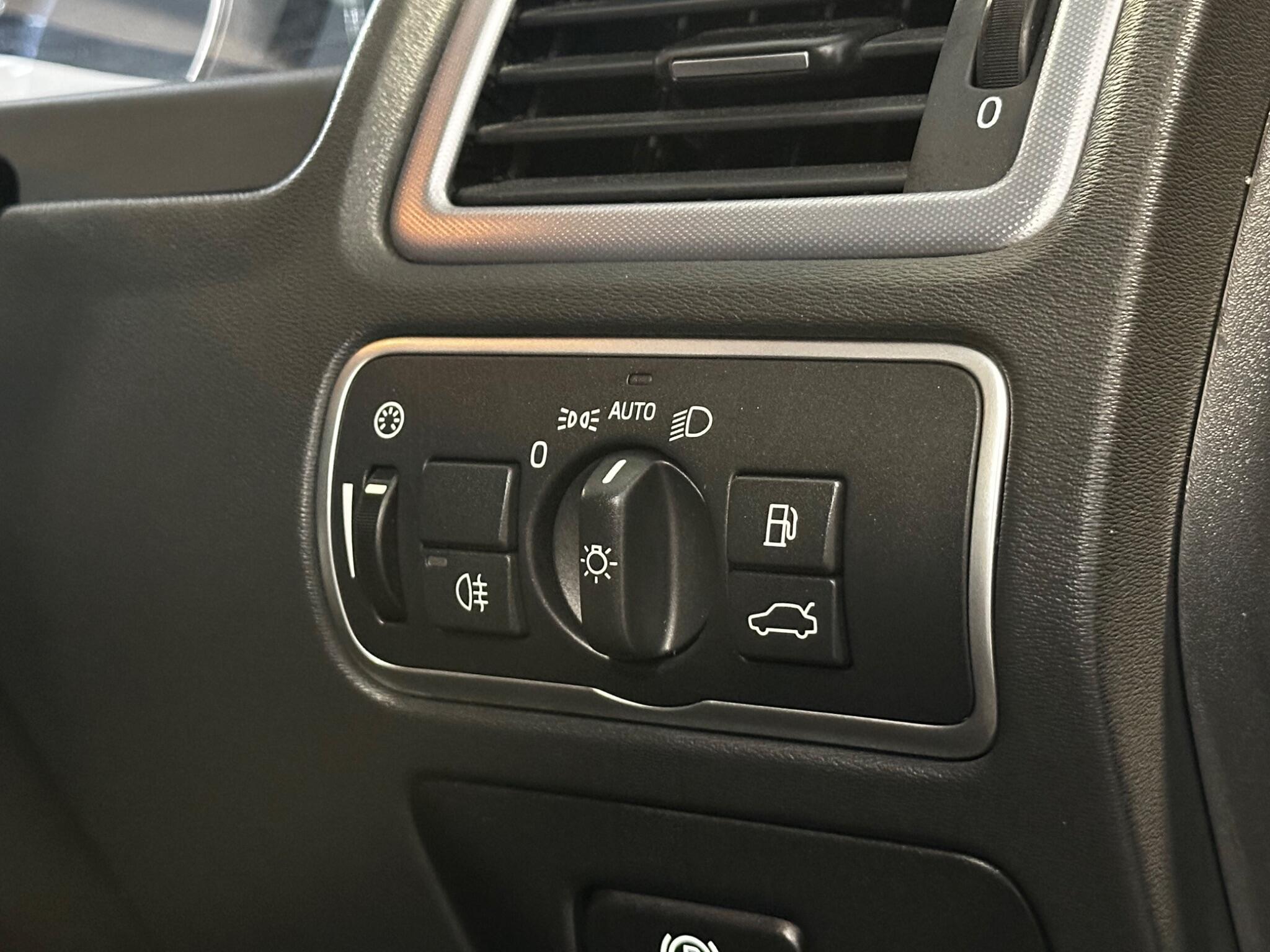 Volvo XC70 - Image 12