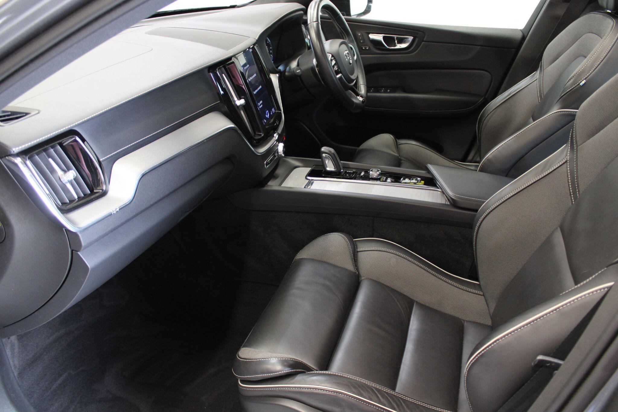 Volvo XC60 - Image 33