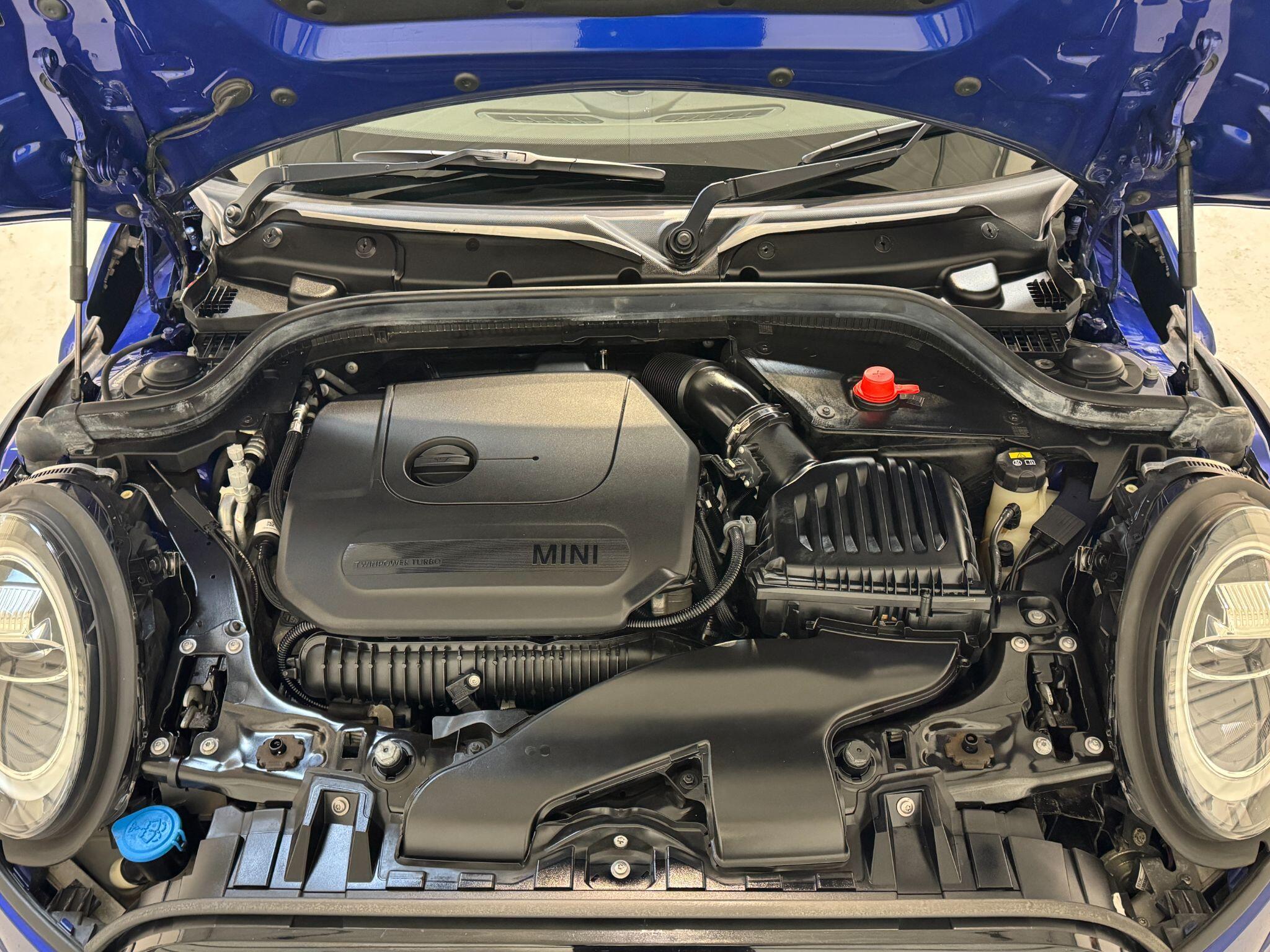 MINI Hatch - Image 30