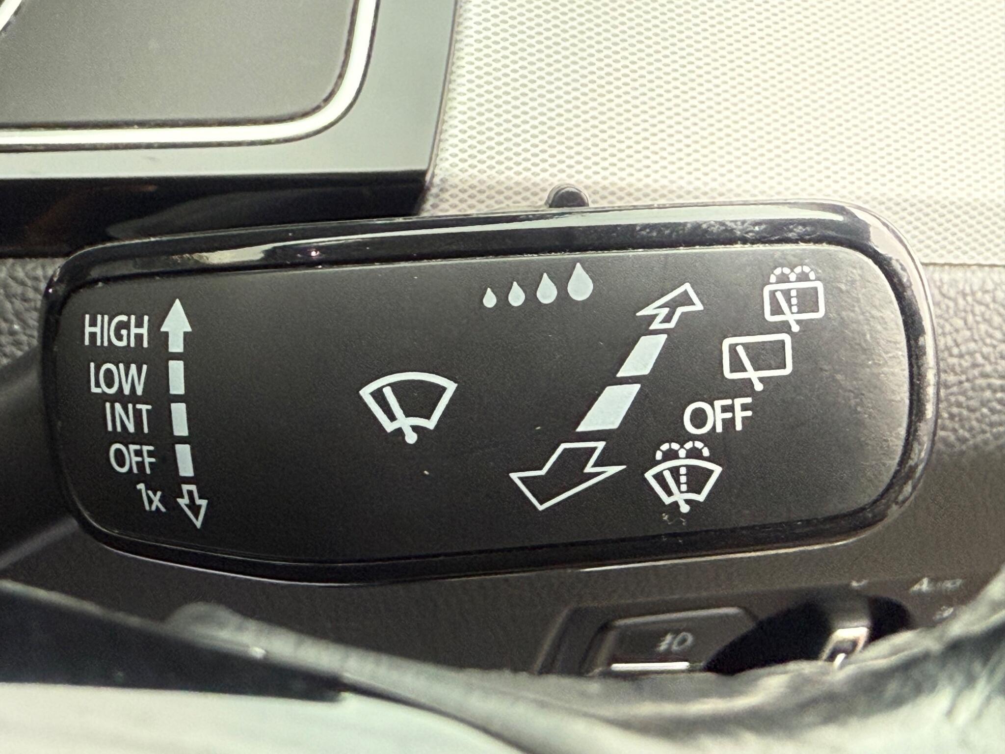 Volkswagen Passat - Image 29