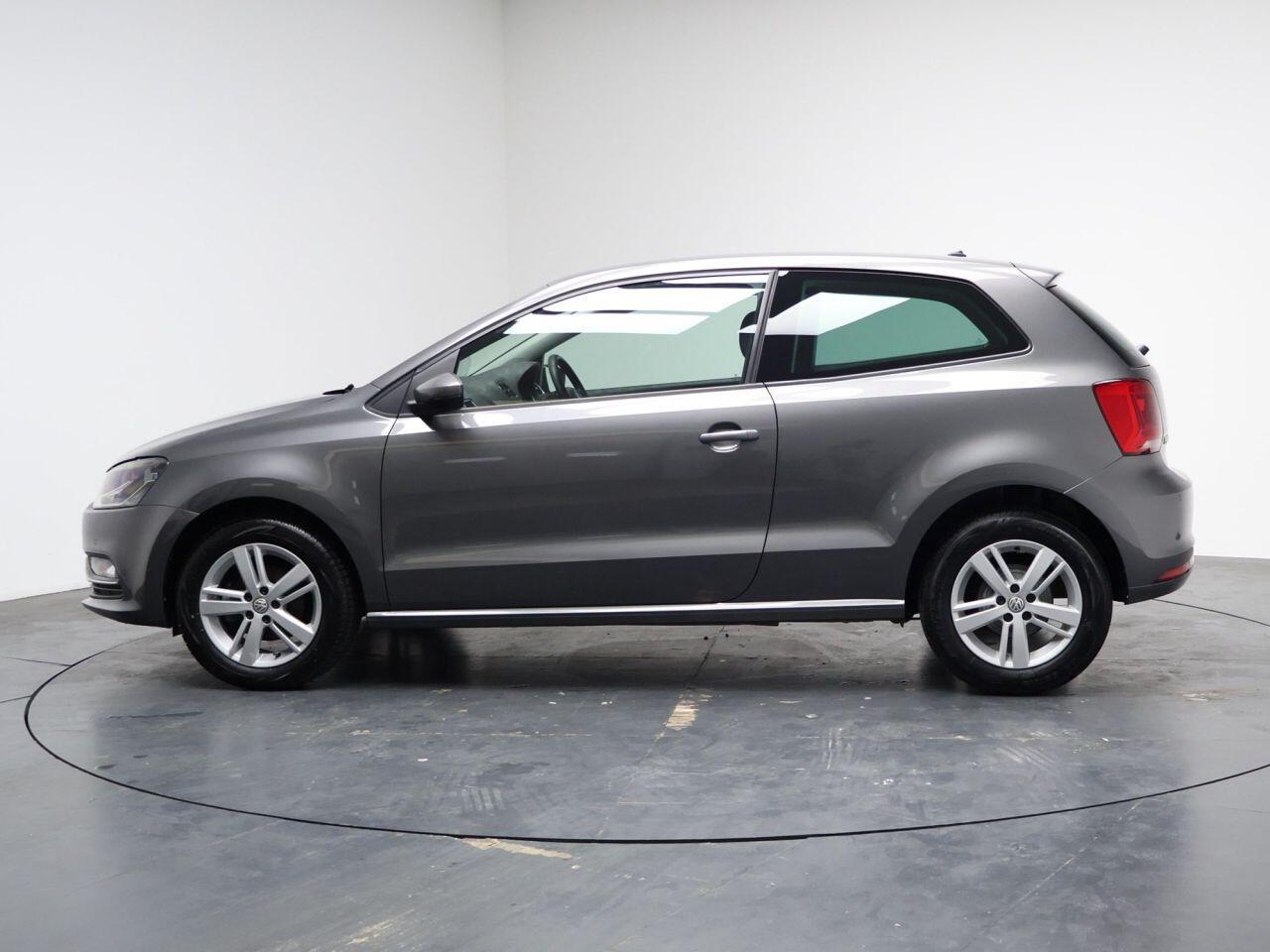 Volkswagen Polo - Image 8