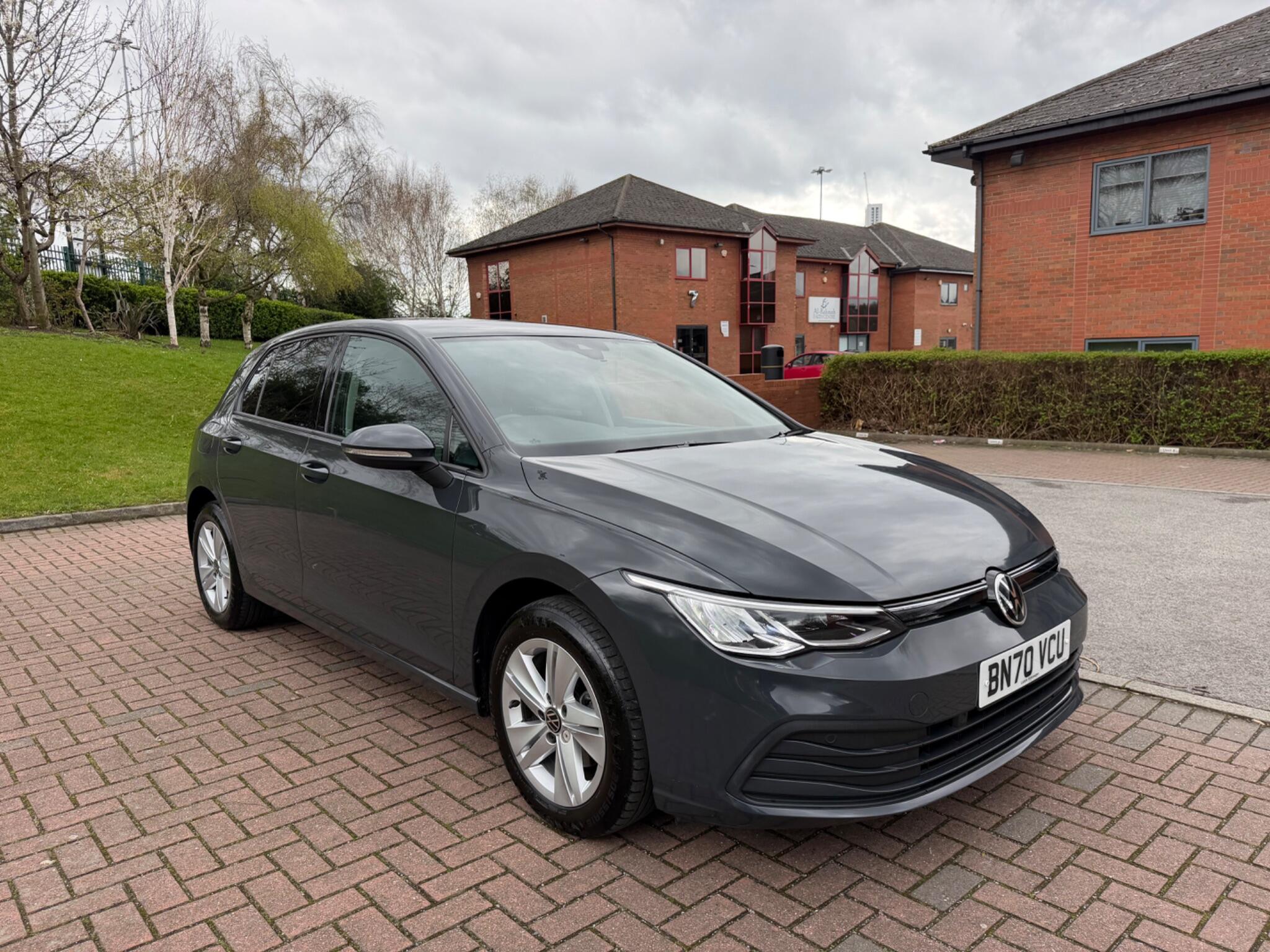 Volkswagen Golf - Image 10